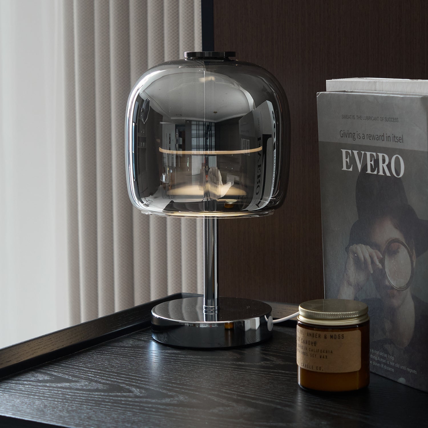 Embrilo Table Lamp