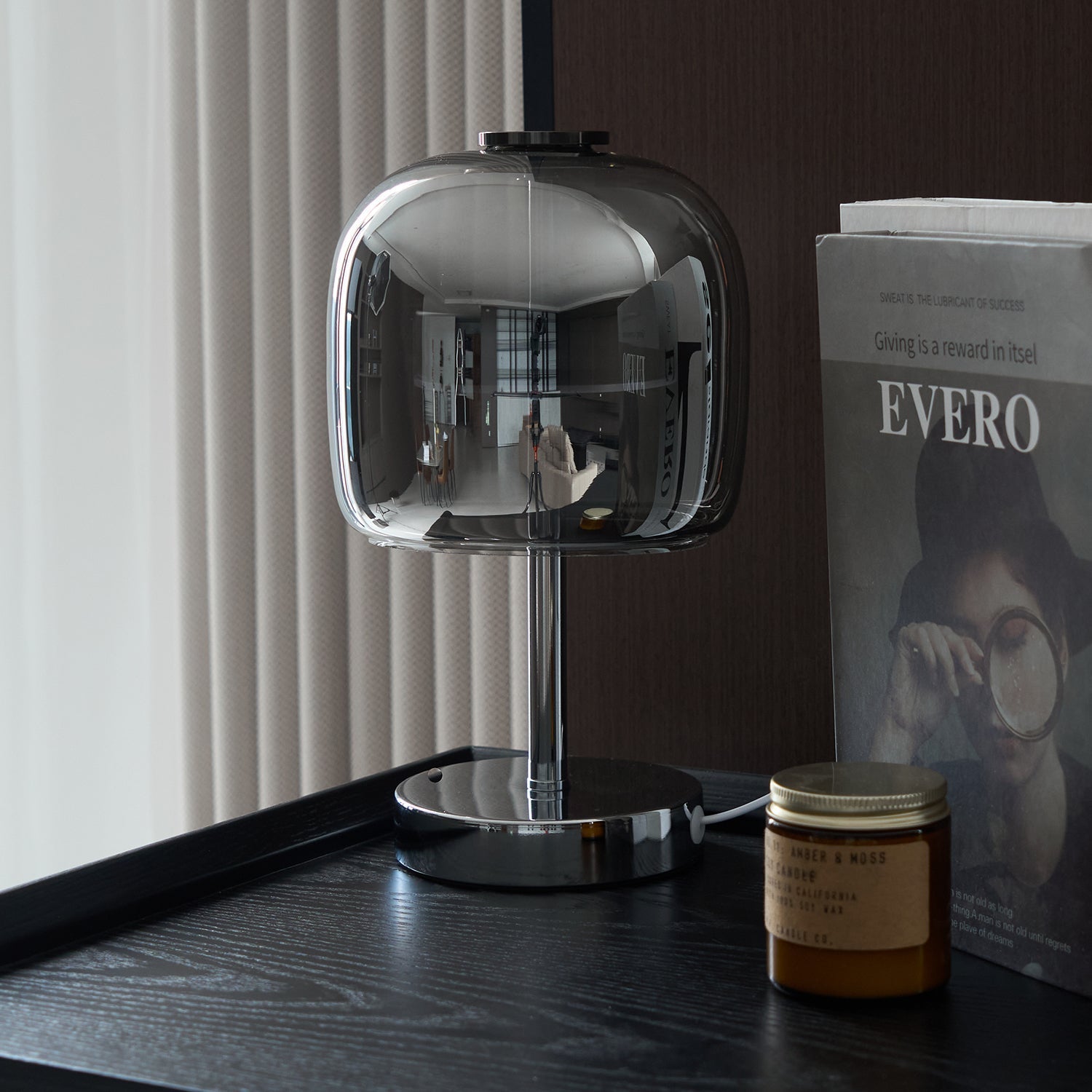 Embrilo Table Lamp