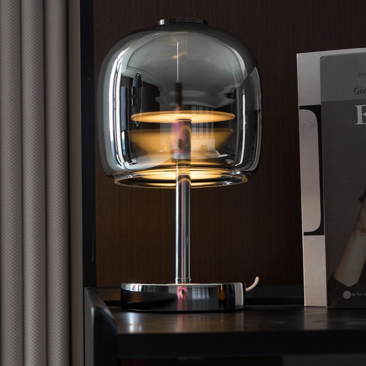 Embrilo Table Lamp