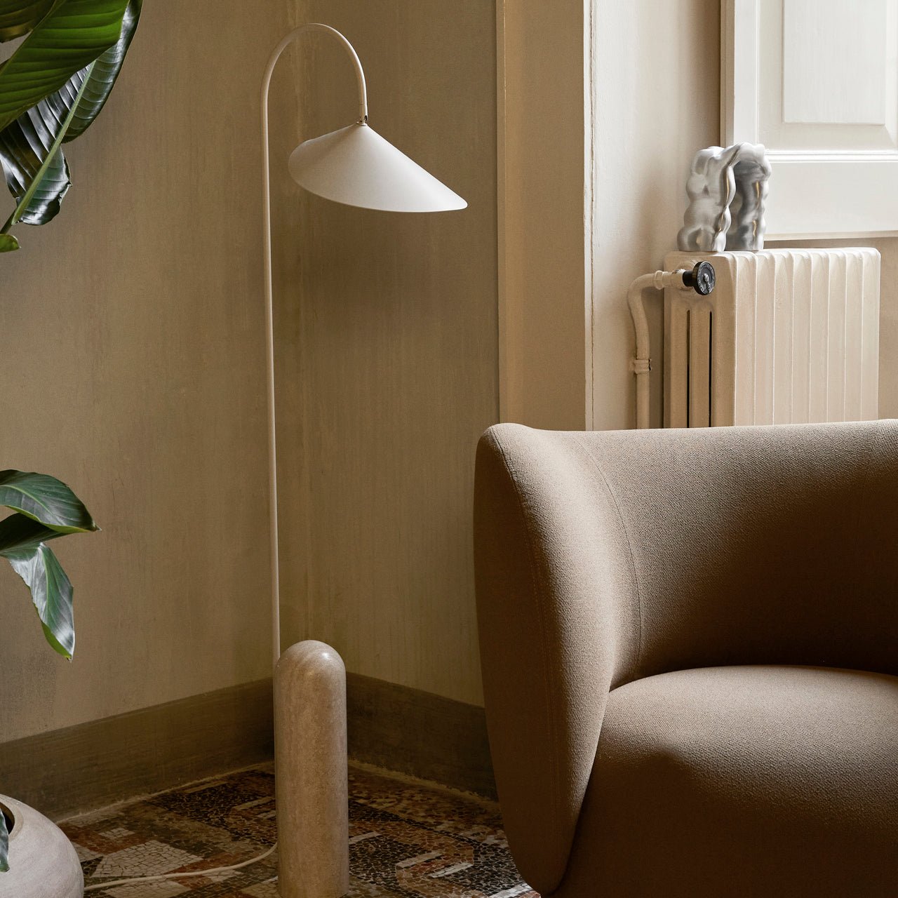 Arumce Floor Lamp