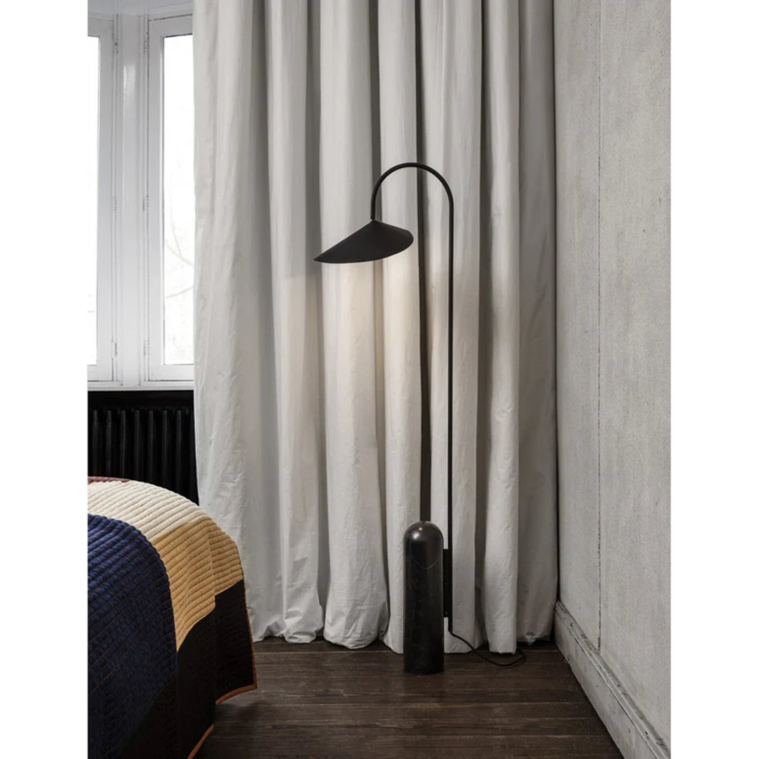 Arumce Floor Lamp