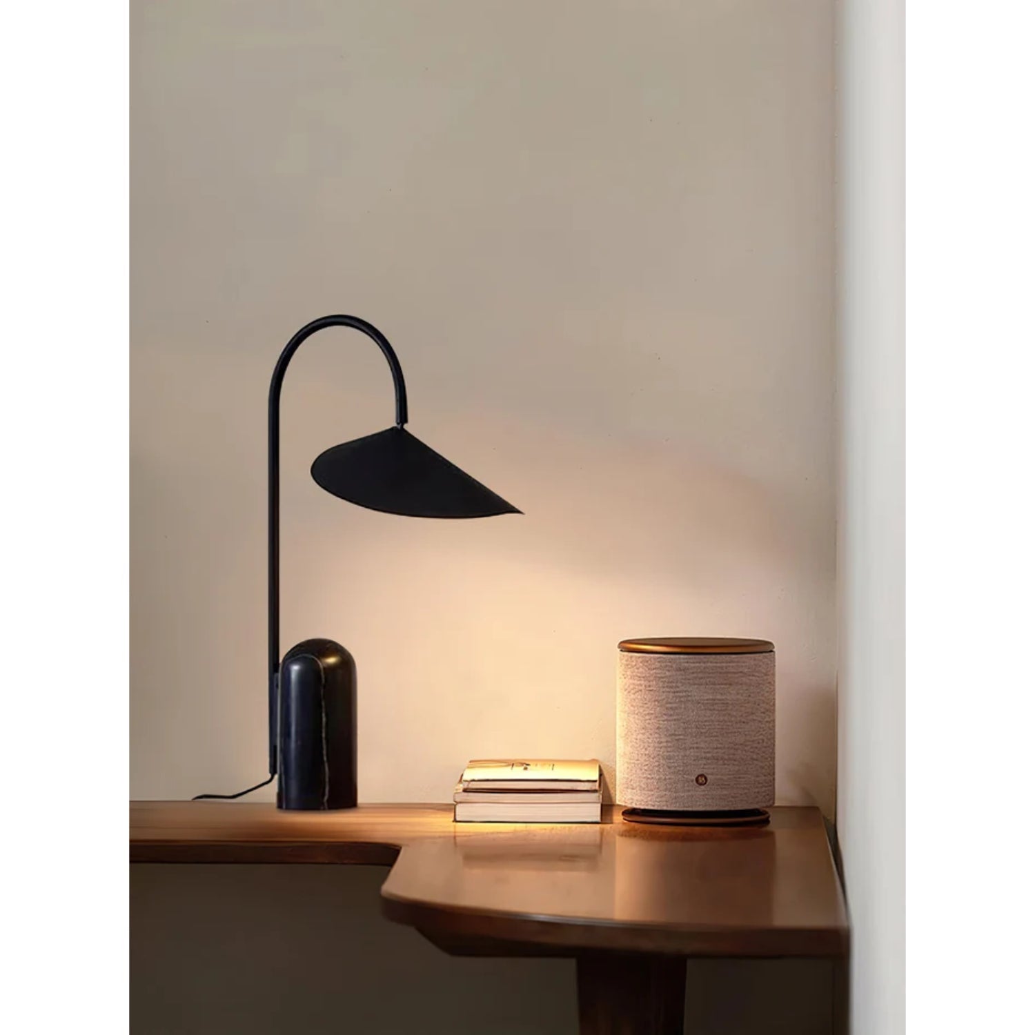 Arumce Table Lamp