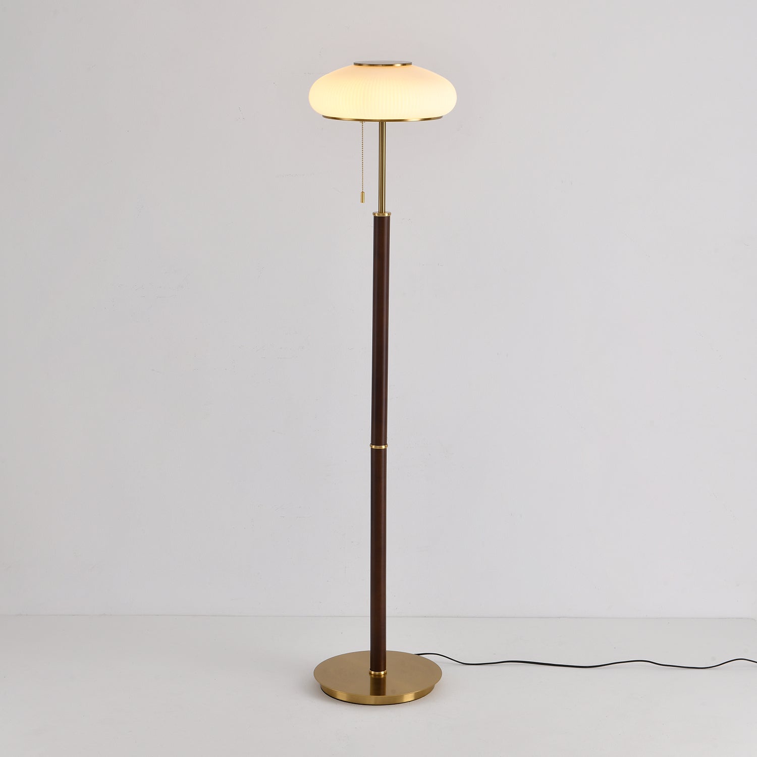 Matsuteko Slim Floor Lamp