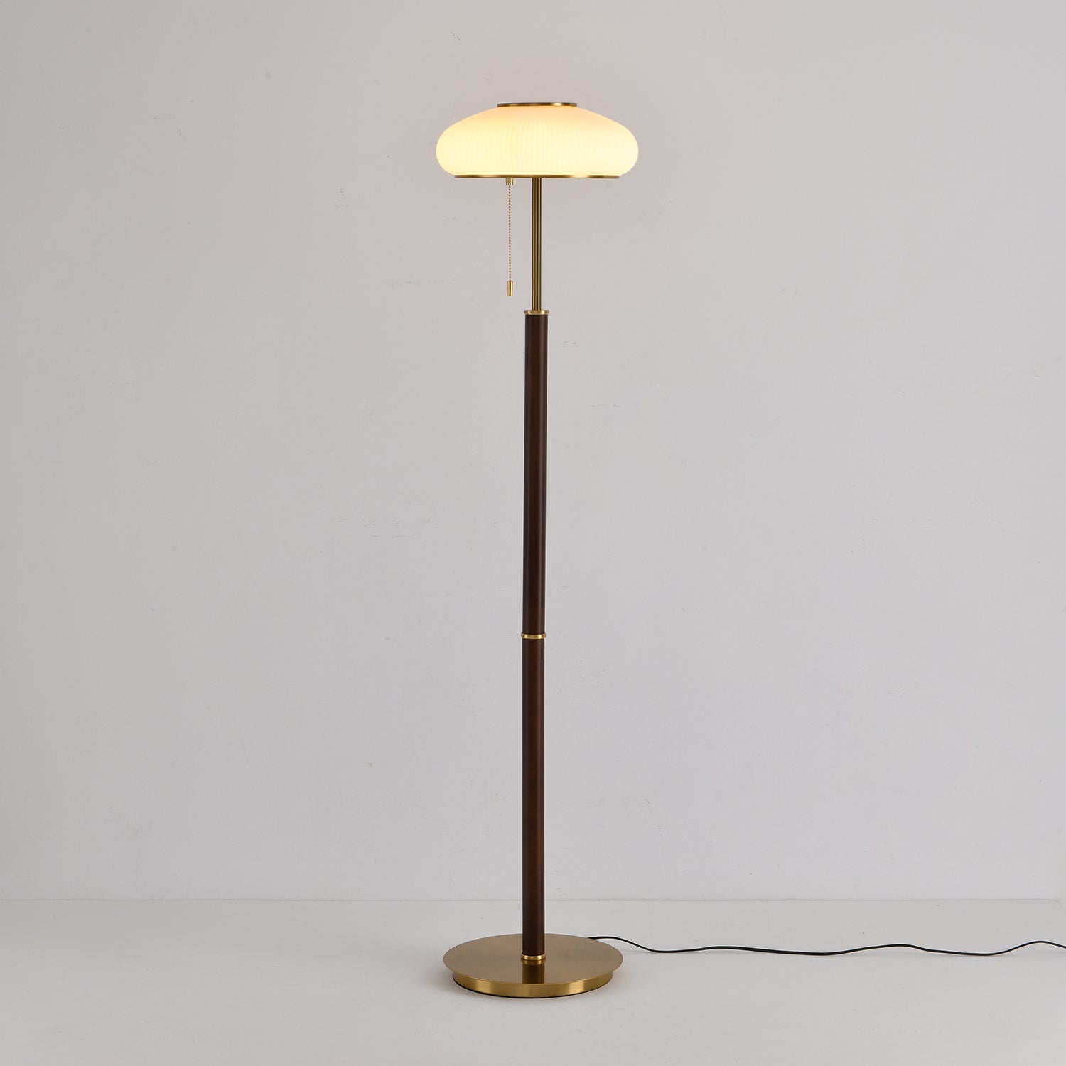 Matsuteko Slim Floor Lamp