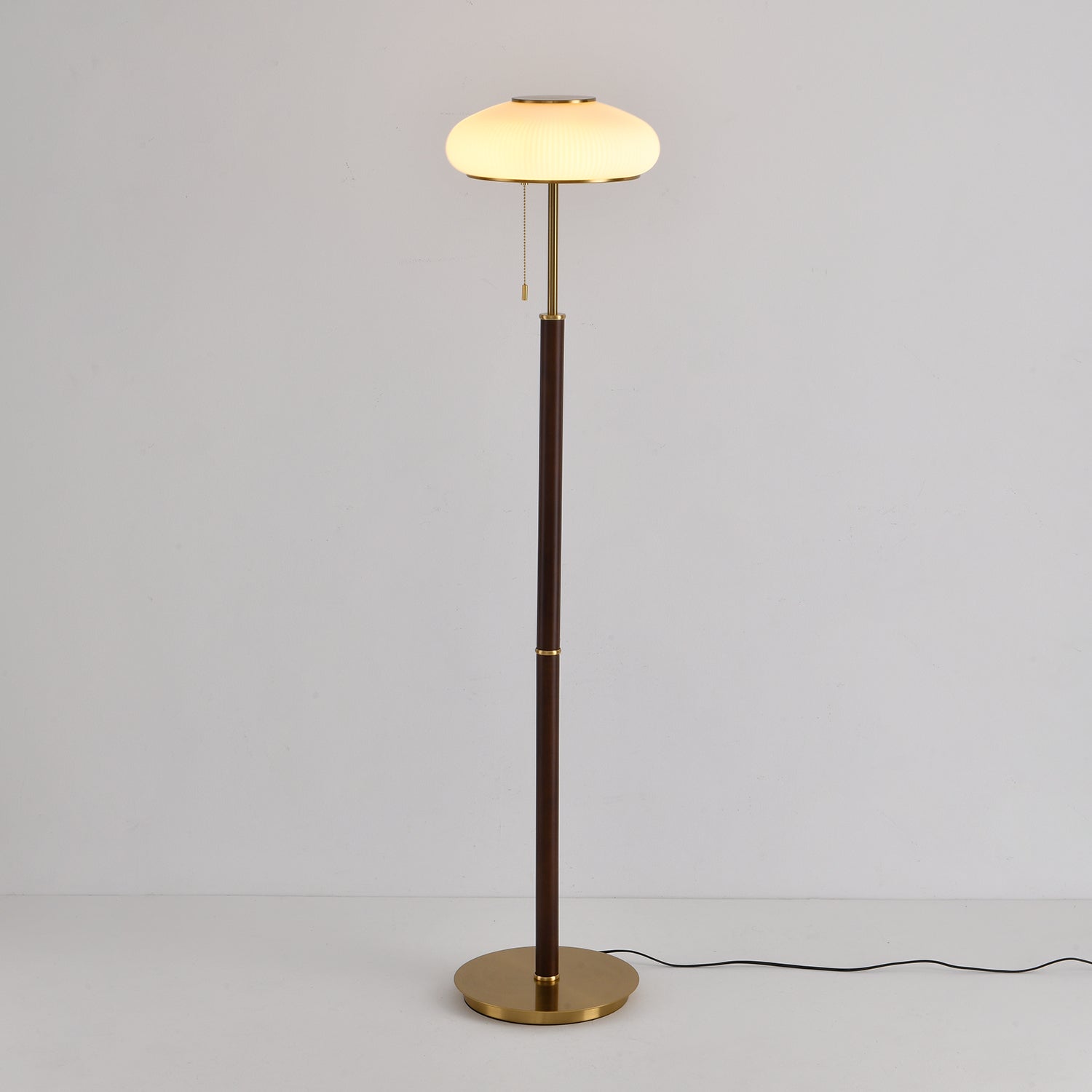 Matsuteko Slim Floor Lamp