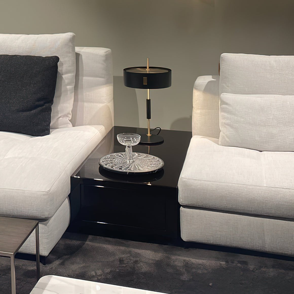 Arinezza Table Lamp