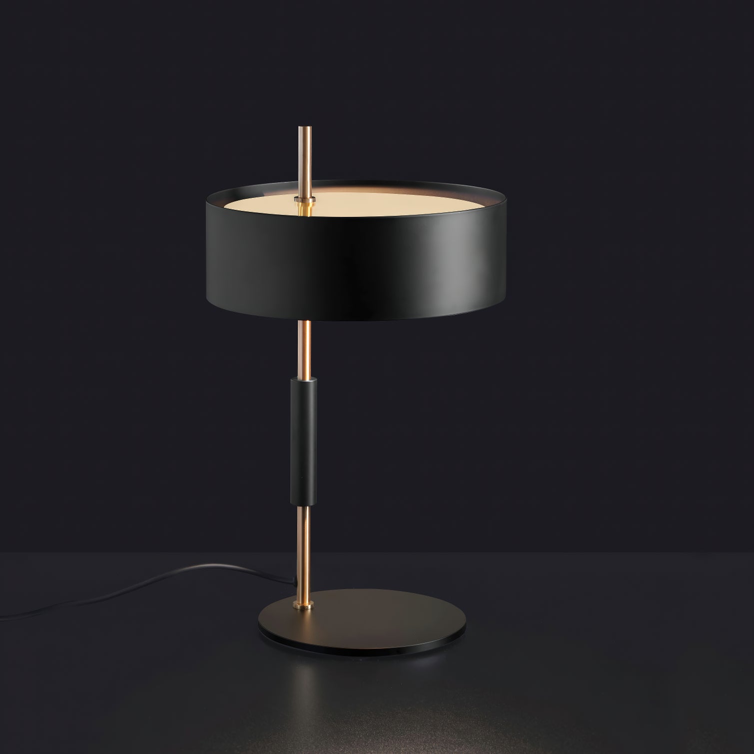 Arinezza Table Lamp