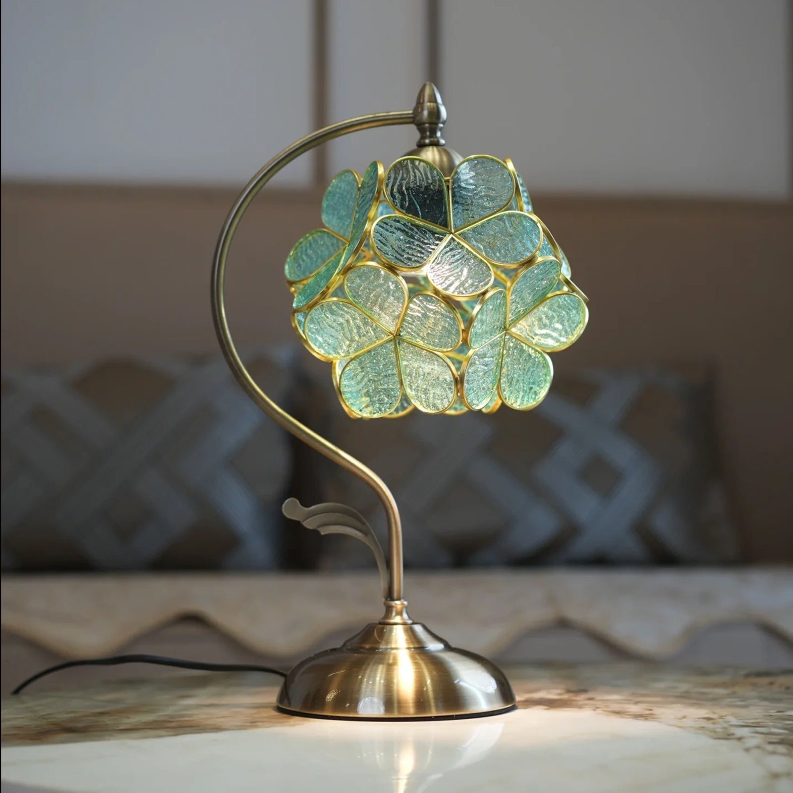 Floyem Flower Table Lamp (2)