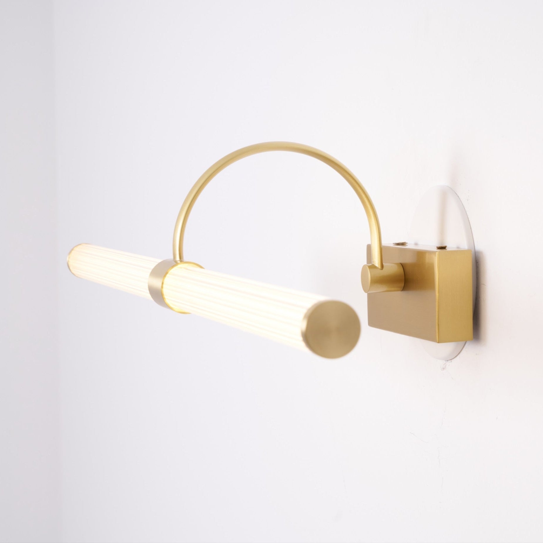 Feonis Wall Light
