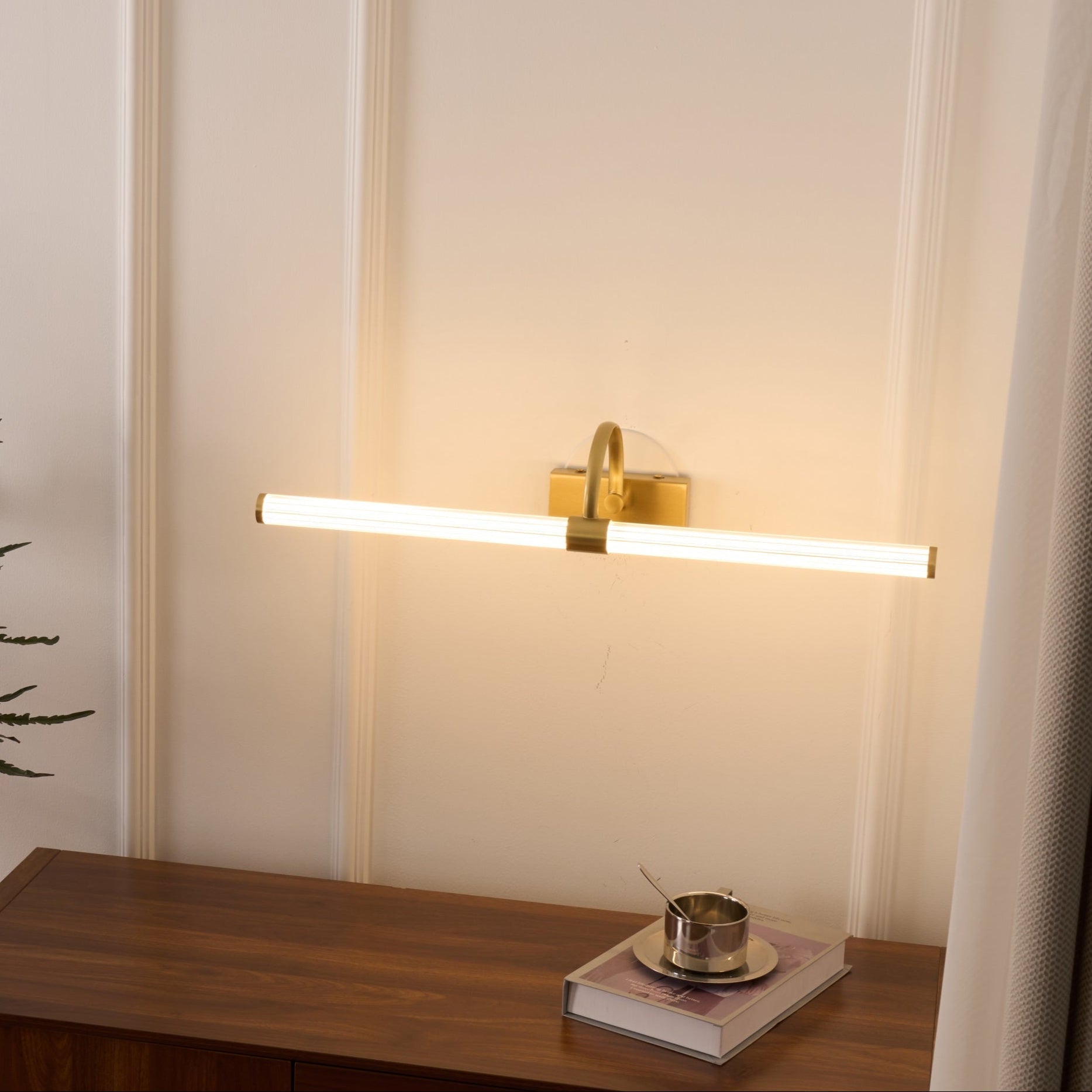 Feonis Wall Light