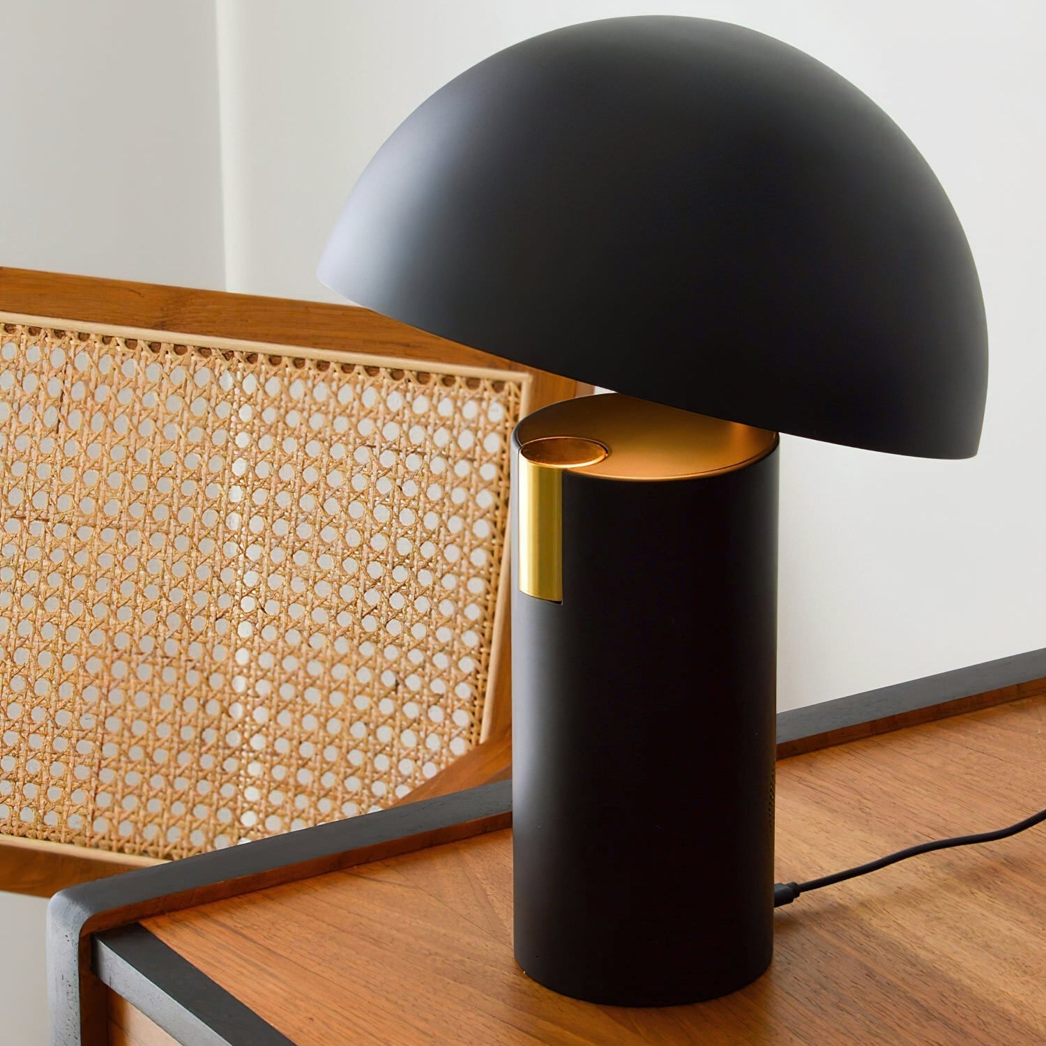 Tavos Table Lamp