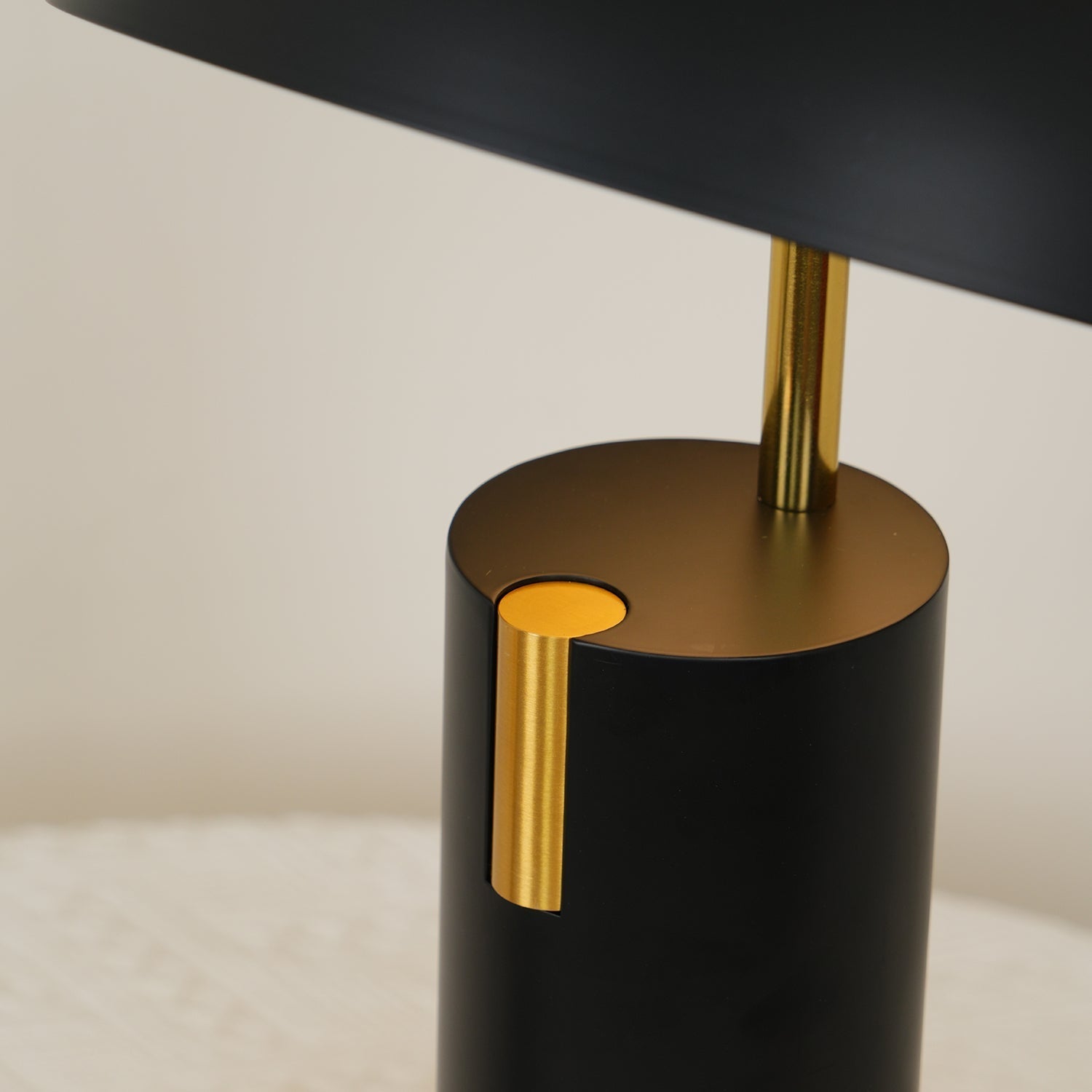 Tavos Table Lamp