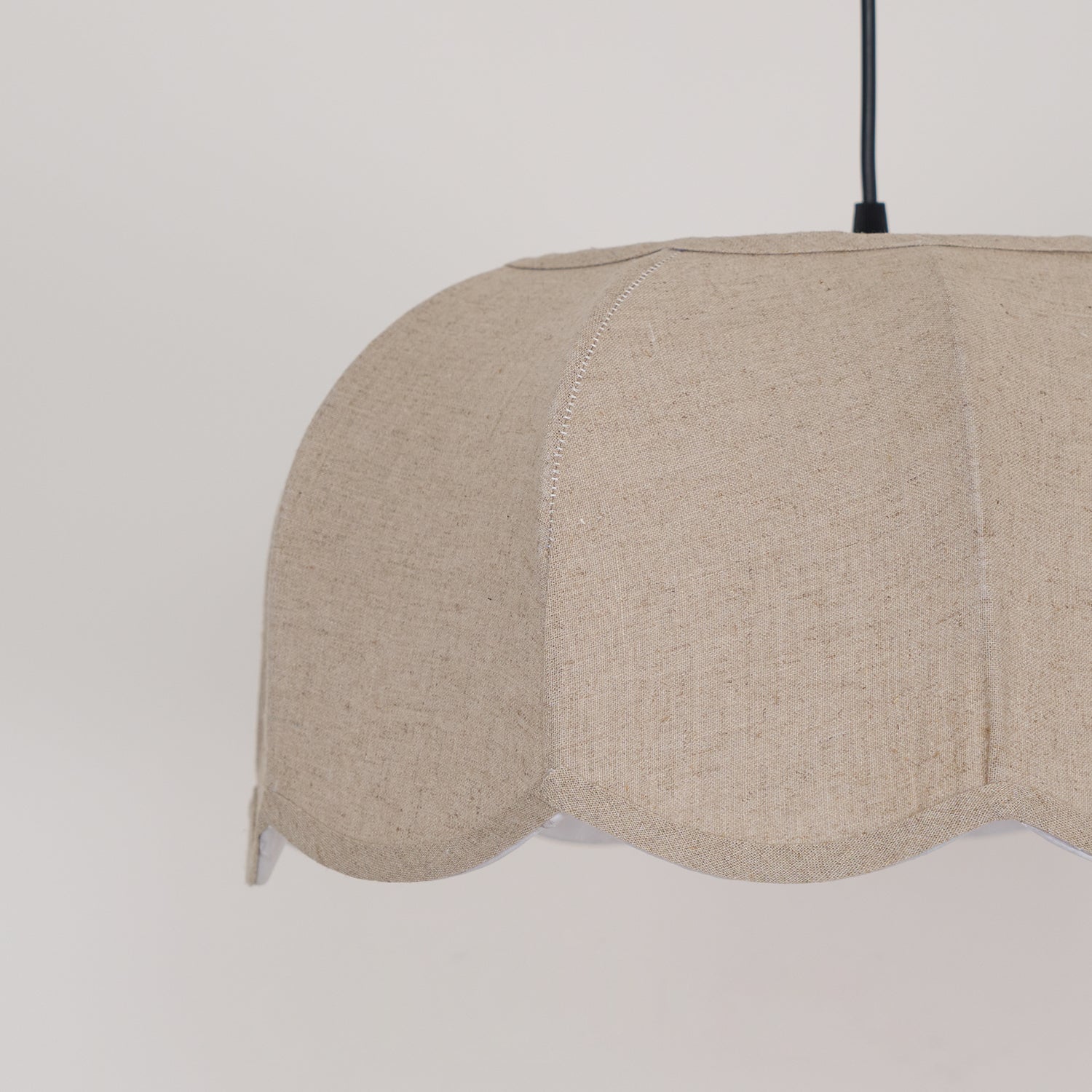 Benzana Leaf Pendant Light