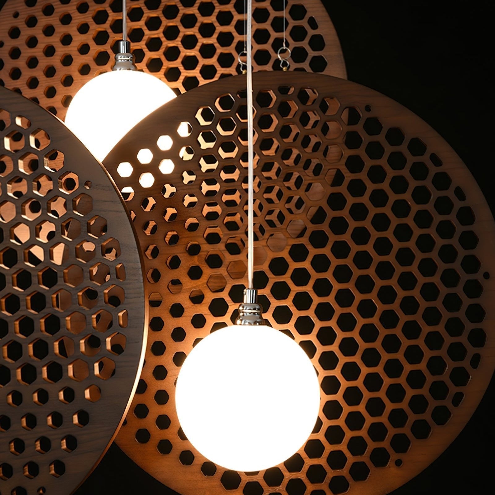 Pelate Pendant Light