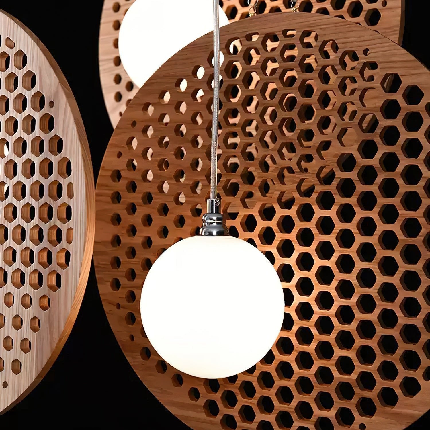 Pelate Pendant Light