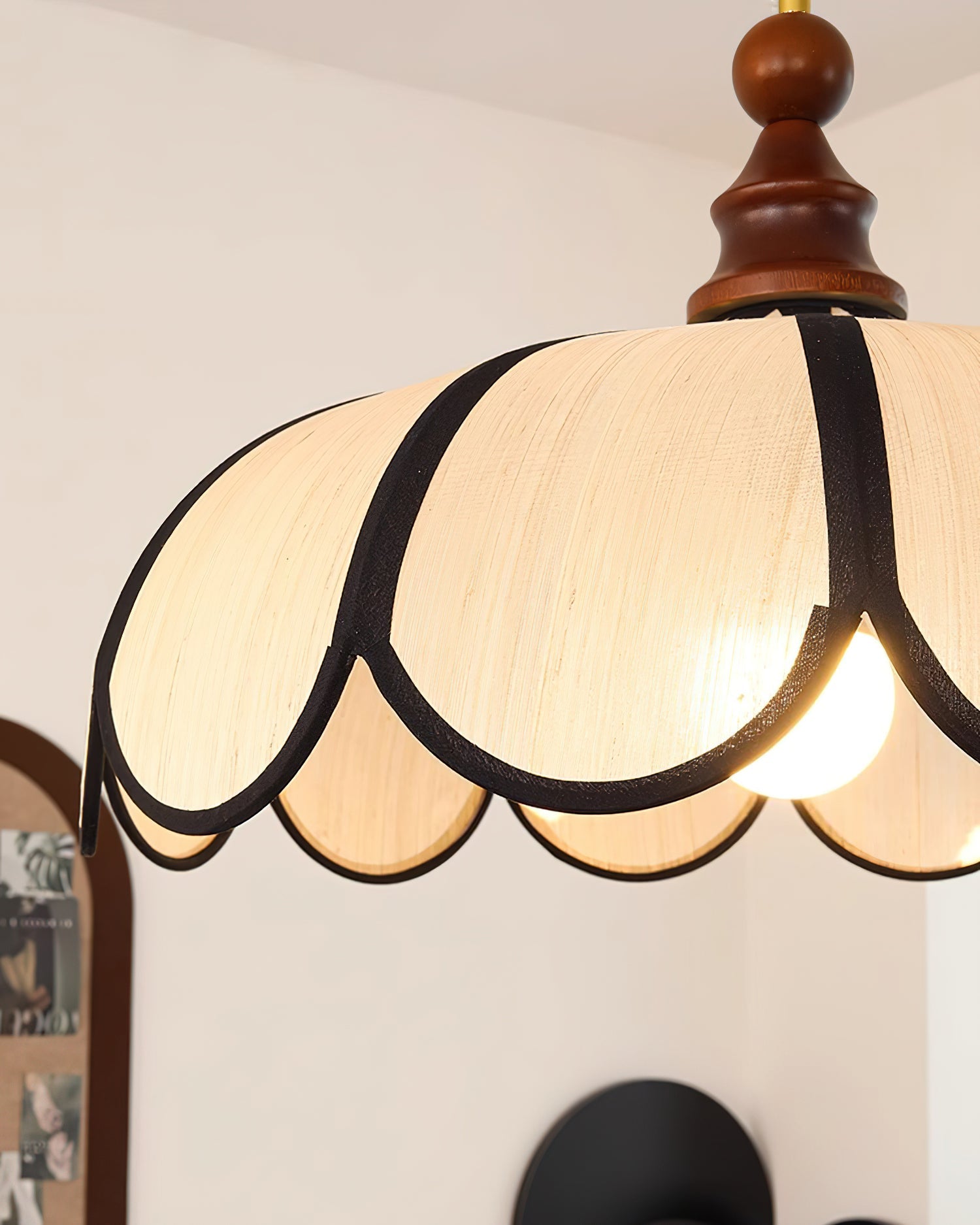 Aldicove Scalloped Pendant Light