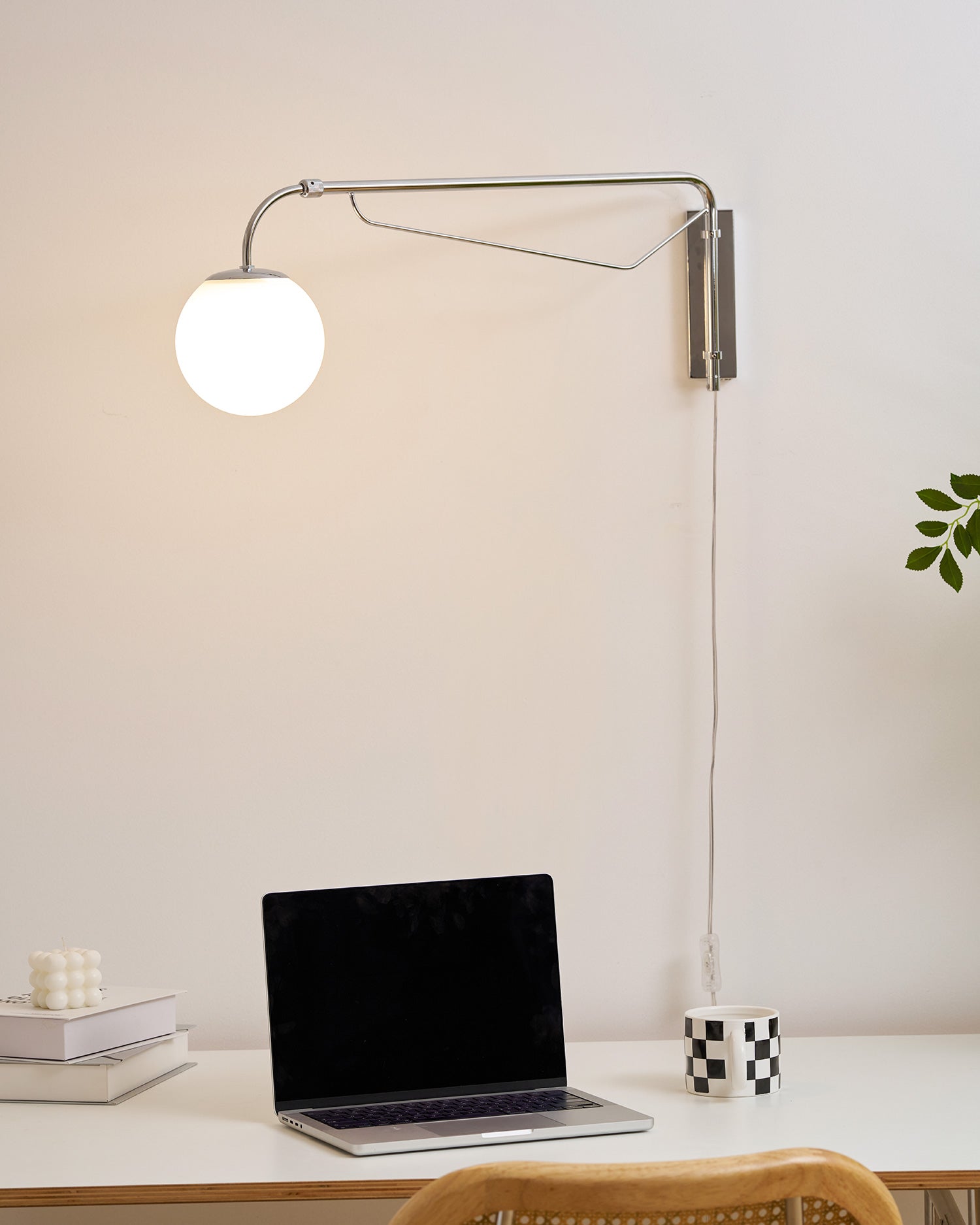 Jorarcove Adjustable Wall Light