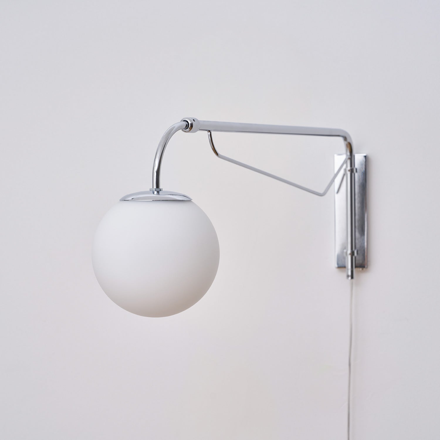 Jorarcove Adjustable Wall Light