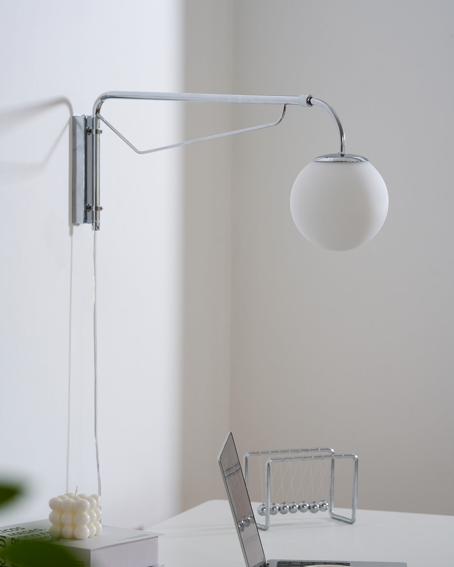 Jorarcove Adjustable Wall Light