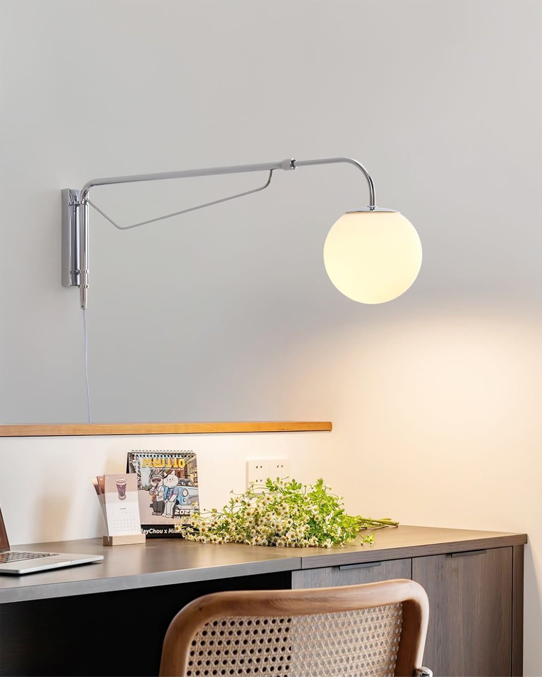 Jorarcove Adjustable Wall Light