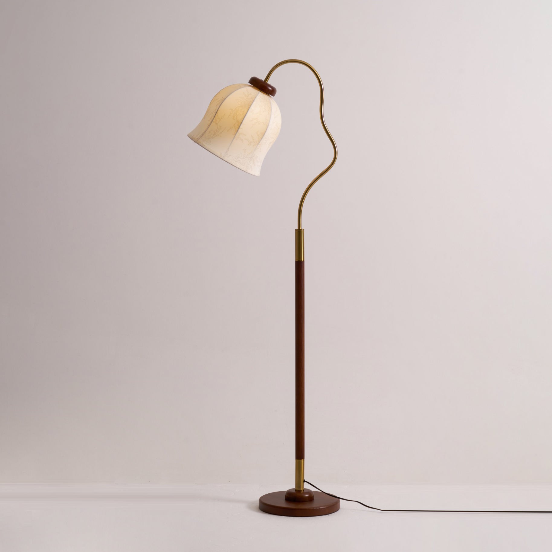 Pofa Floor Lamp