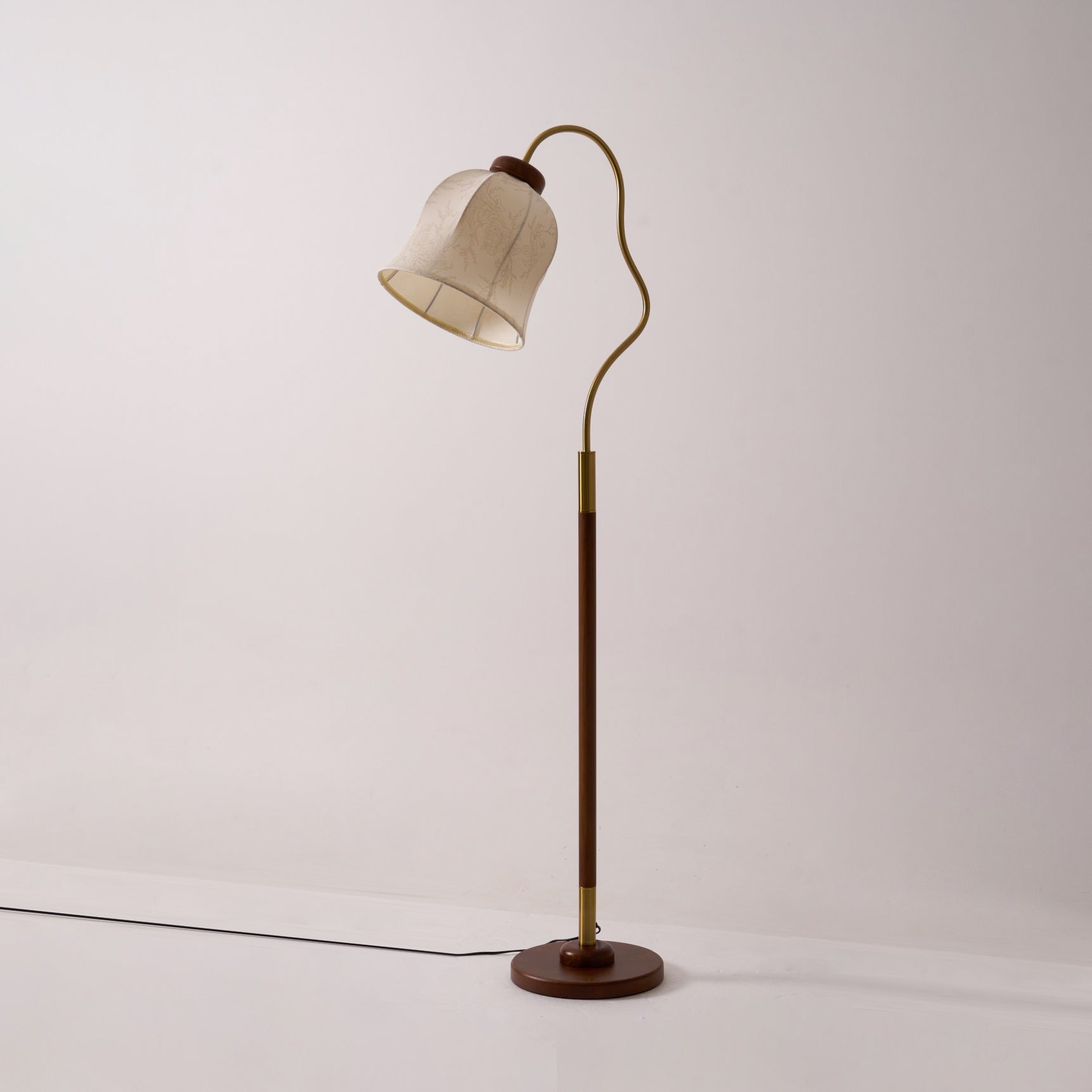 Pofa Floor Lamp