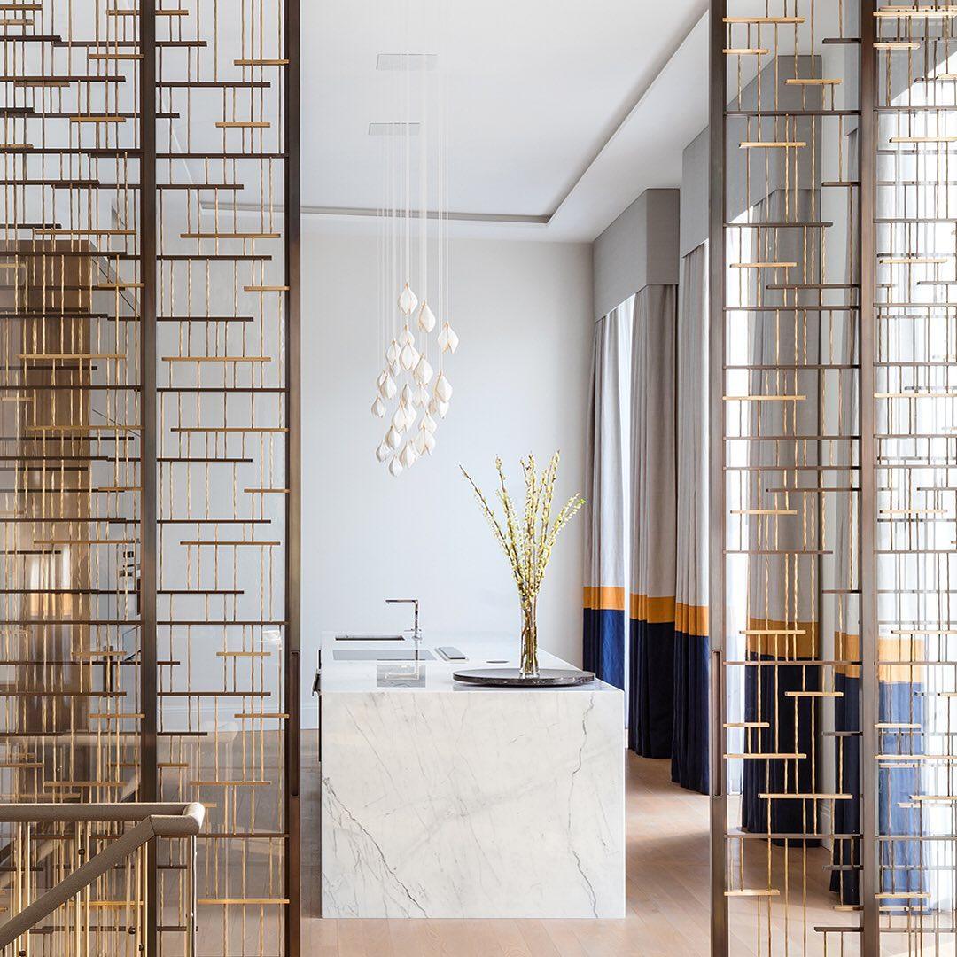 Gryvon Pendant Light