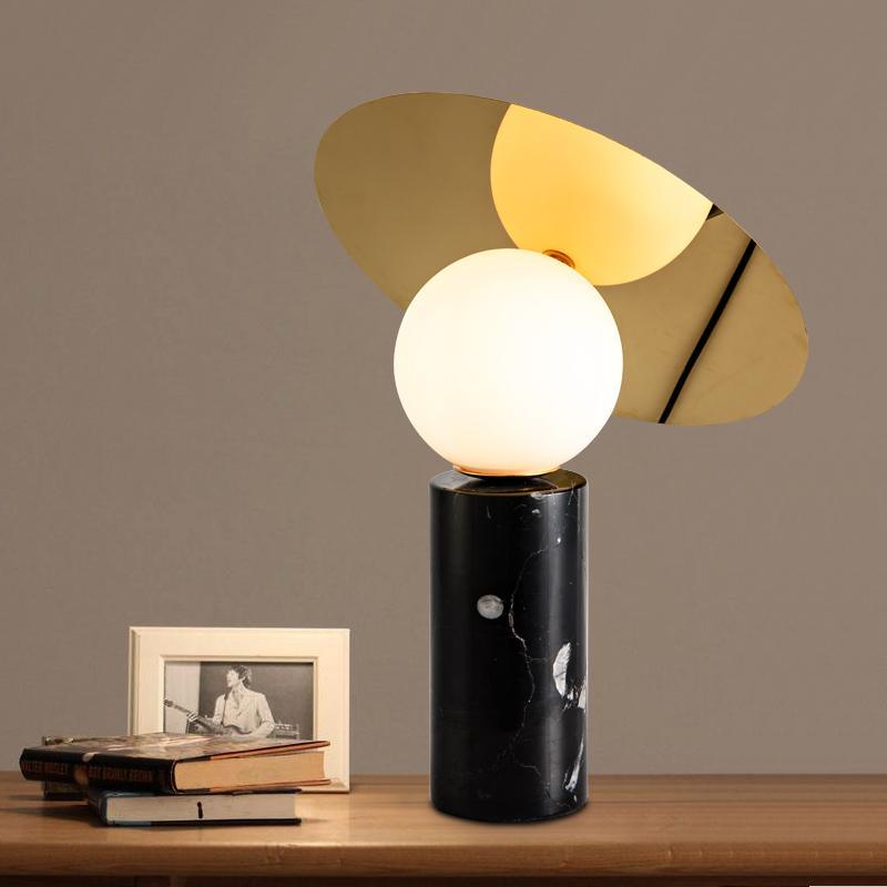 Loba Disc Table Lamp