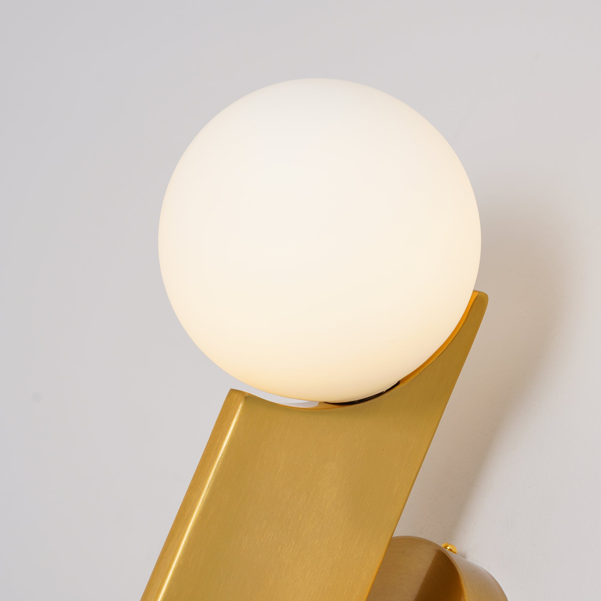 Lemtyse Wall Light