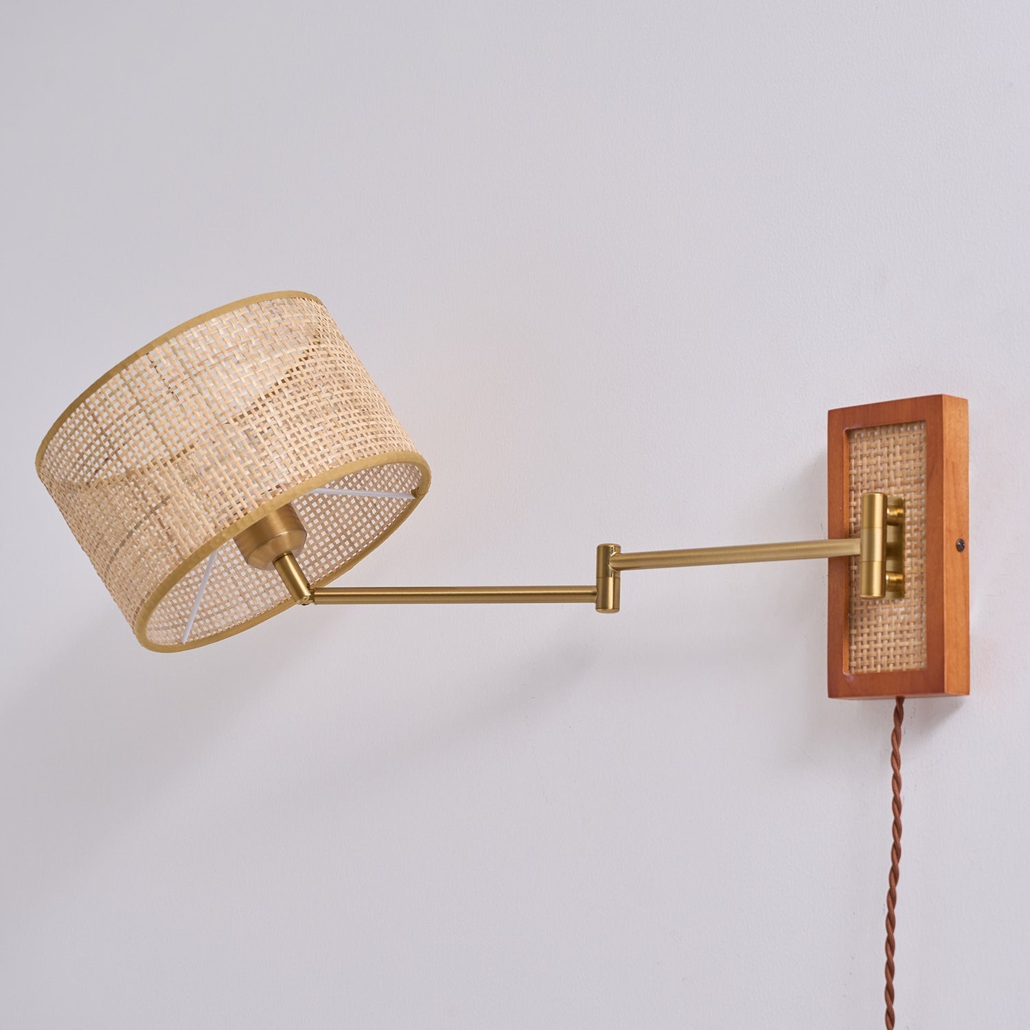 Nemiro Wall Light