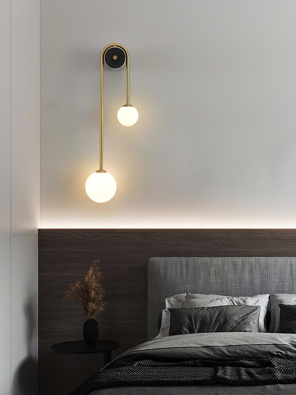Aldleyis Arched Wall Light
