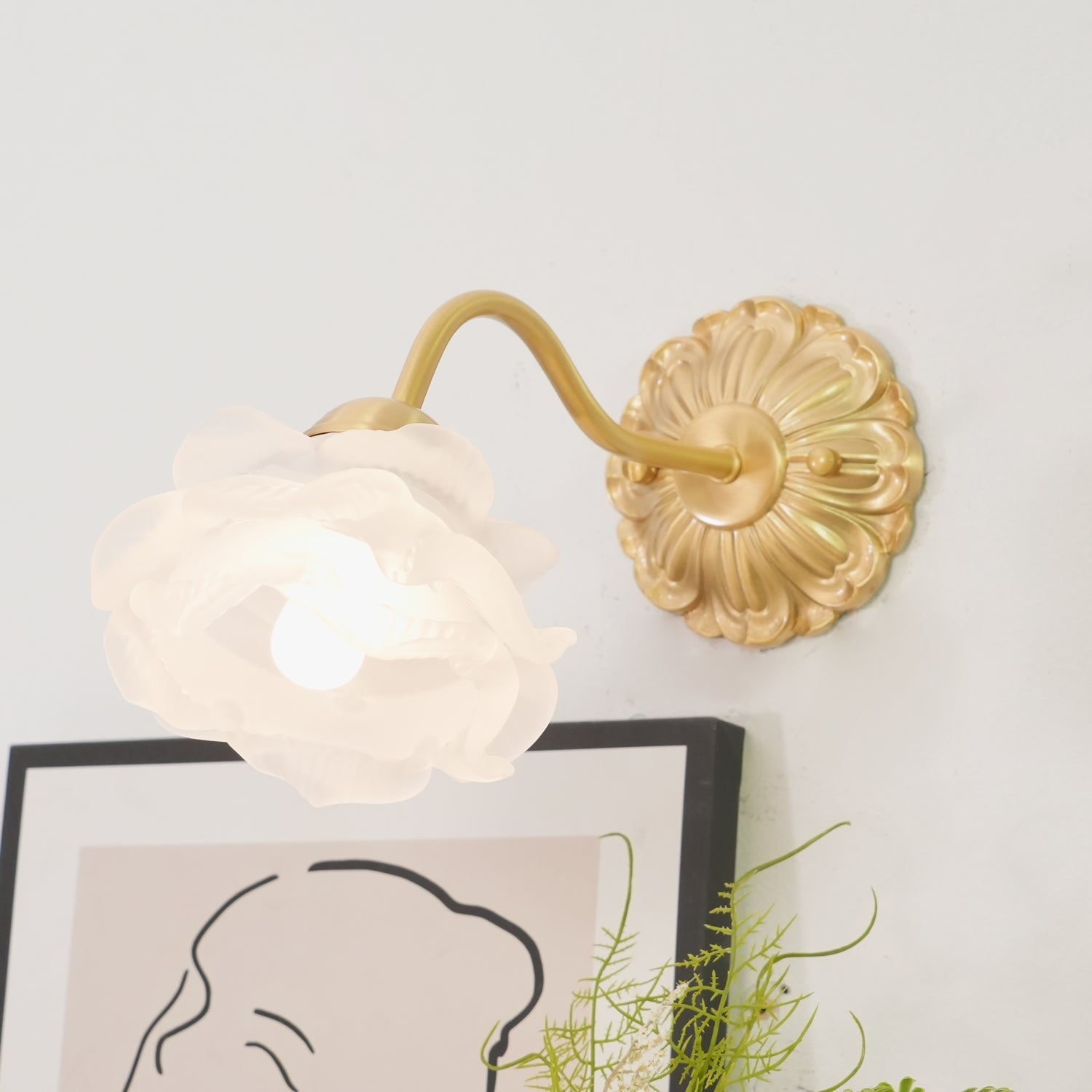 Lisaro Flower Wall Light