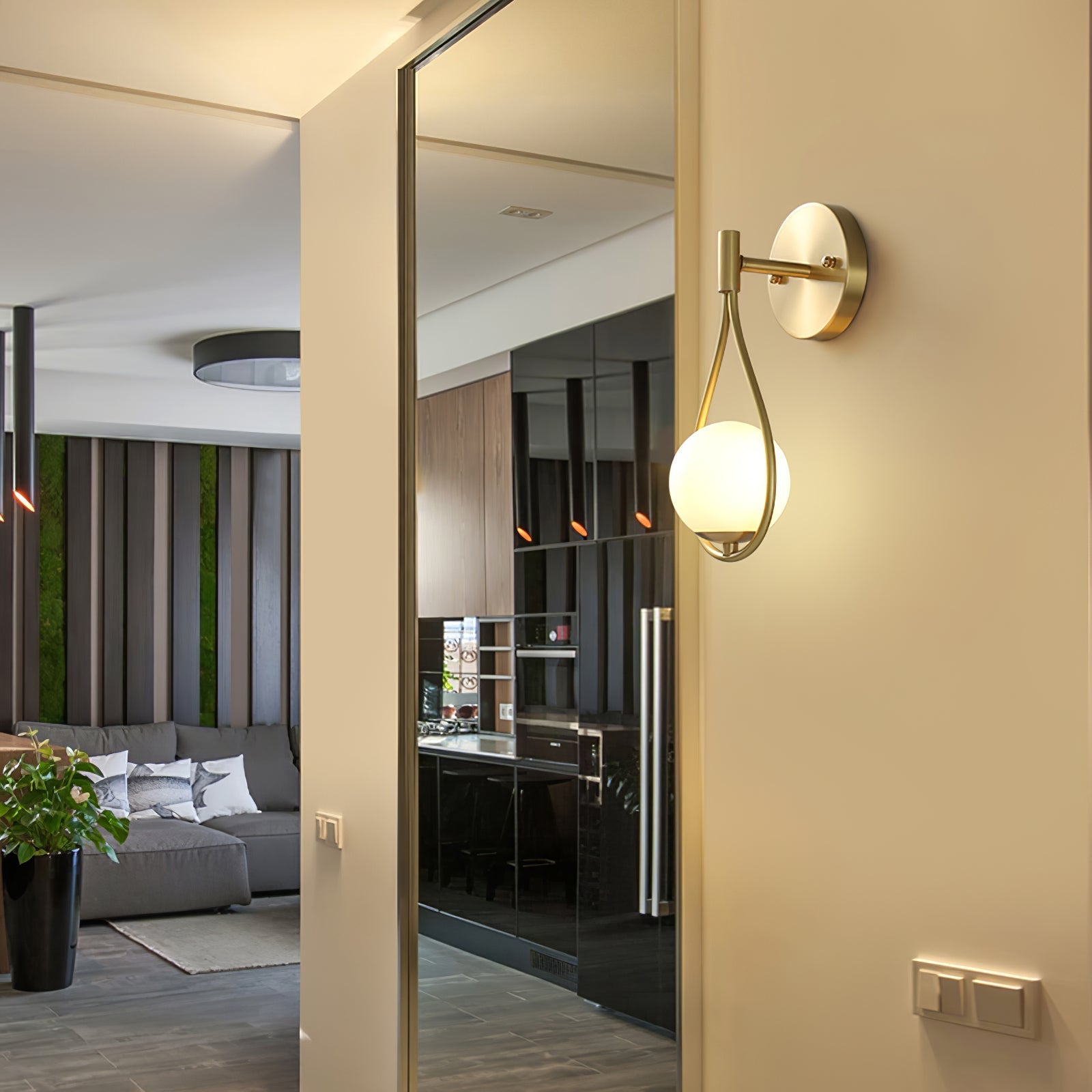 Zulvon Wall Light