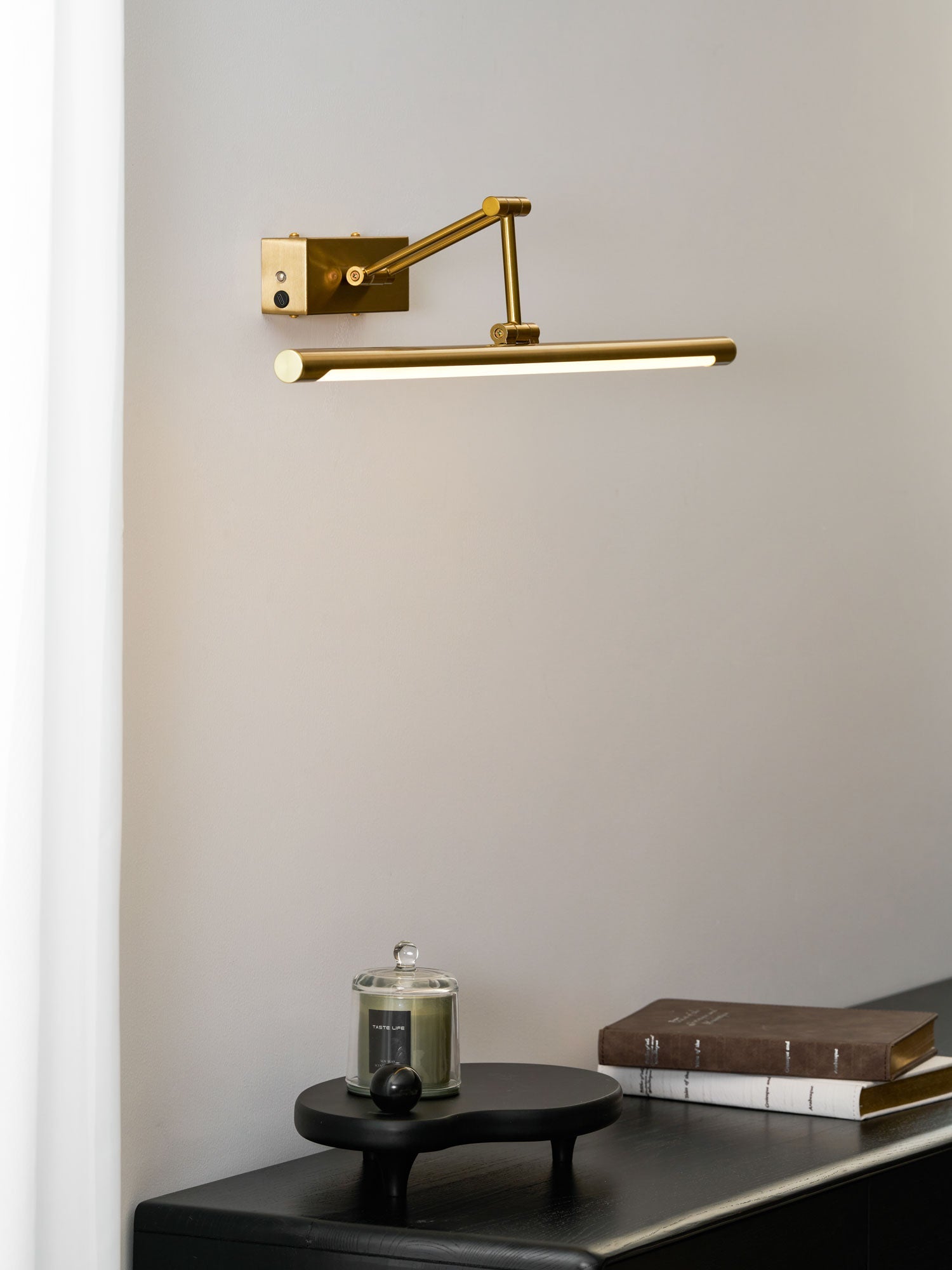 Aldlina Linear Wall Light