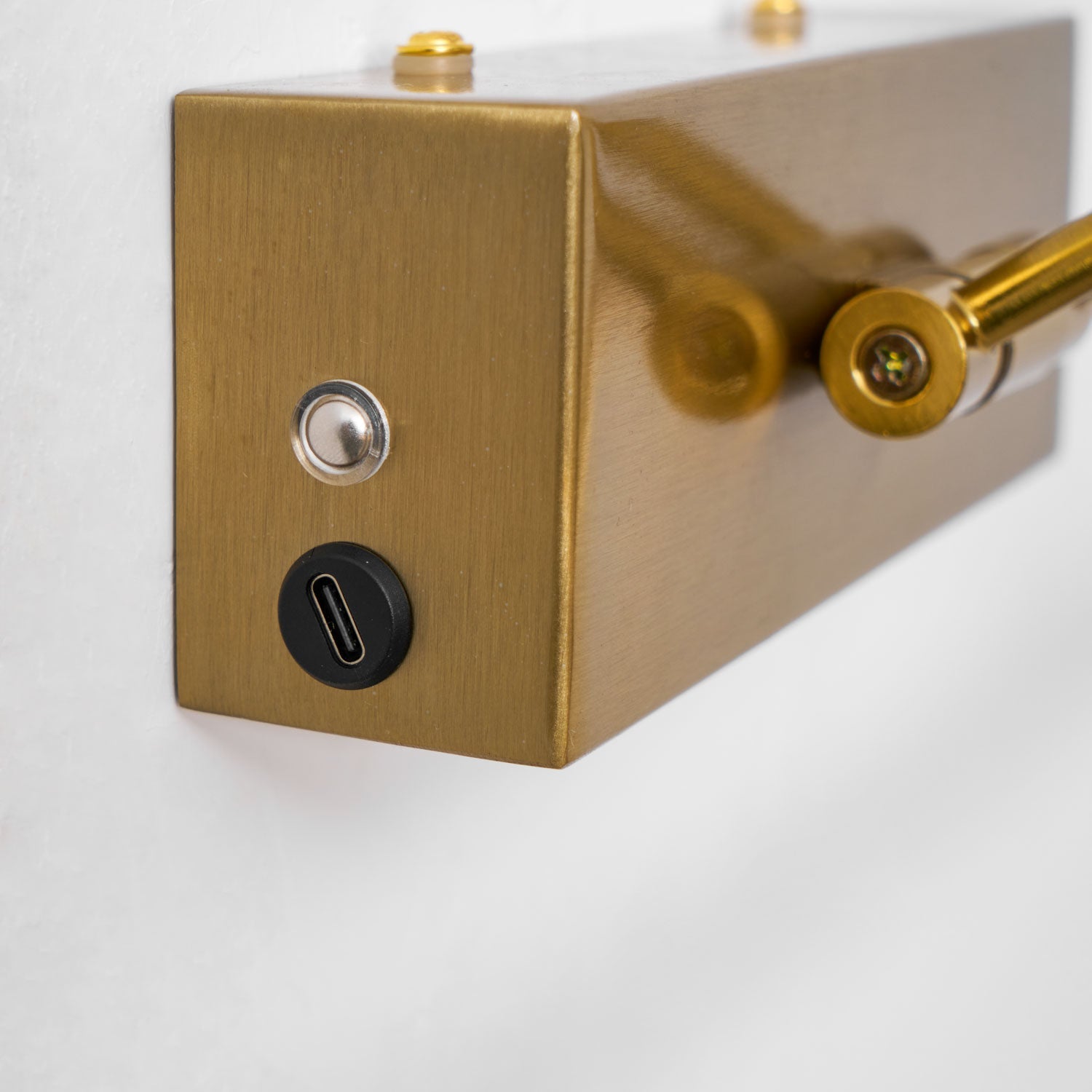 Aldlina Linear Wall Light