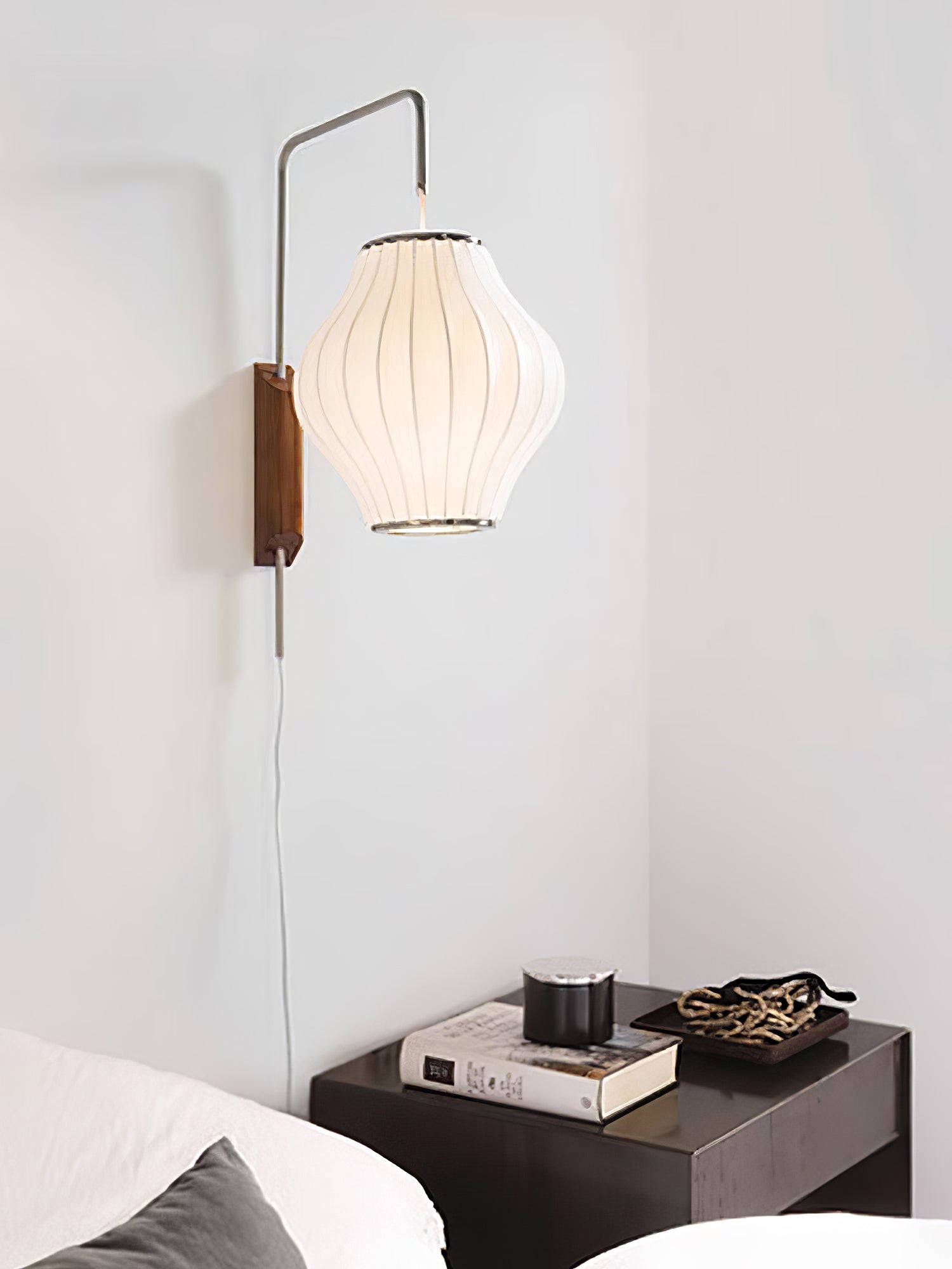 Wrenvae Wall Light