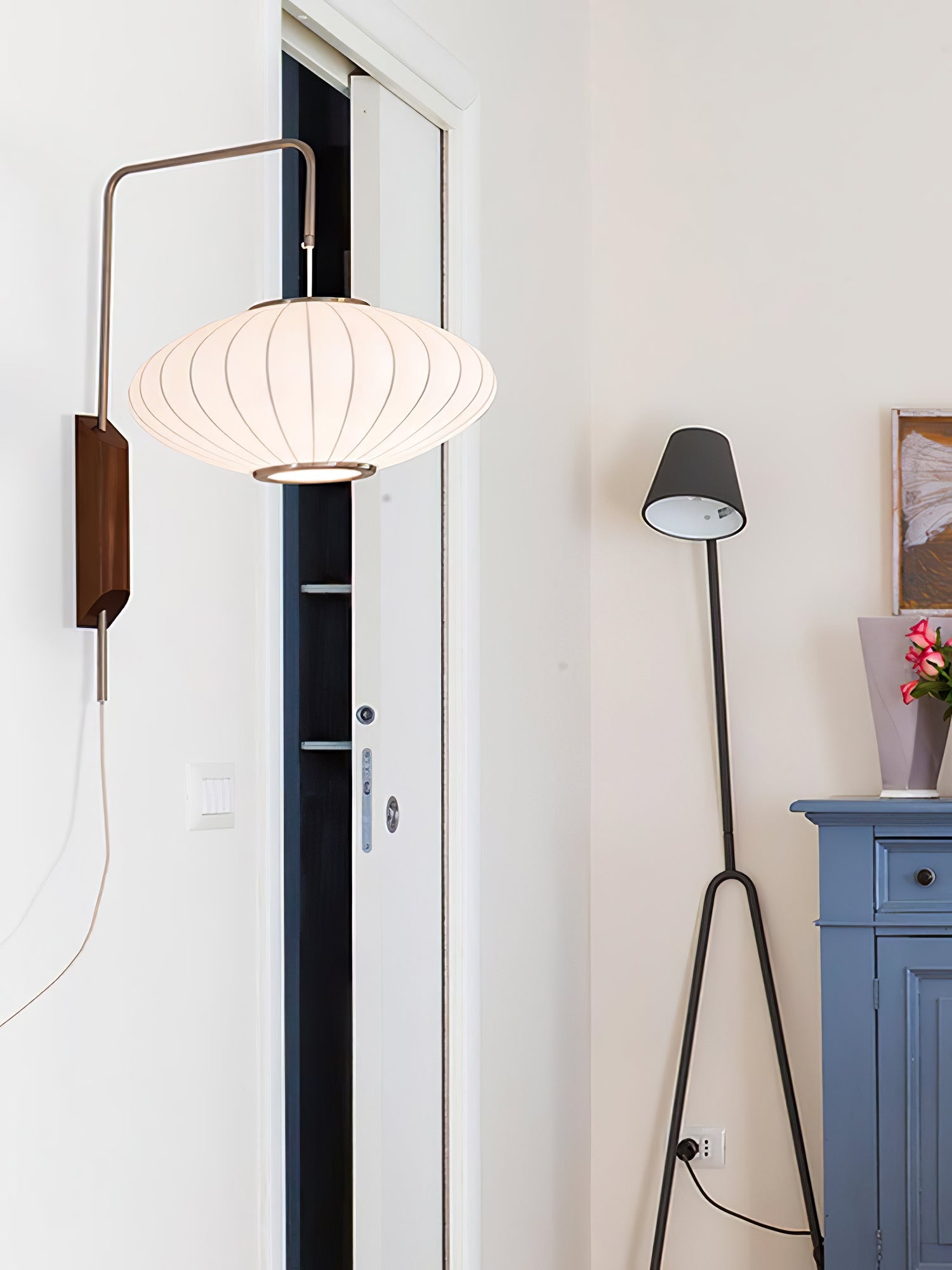 Wrenvae Wall Light