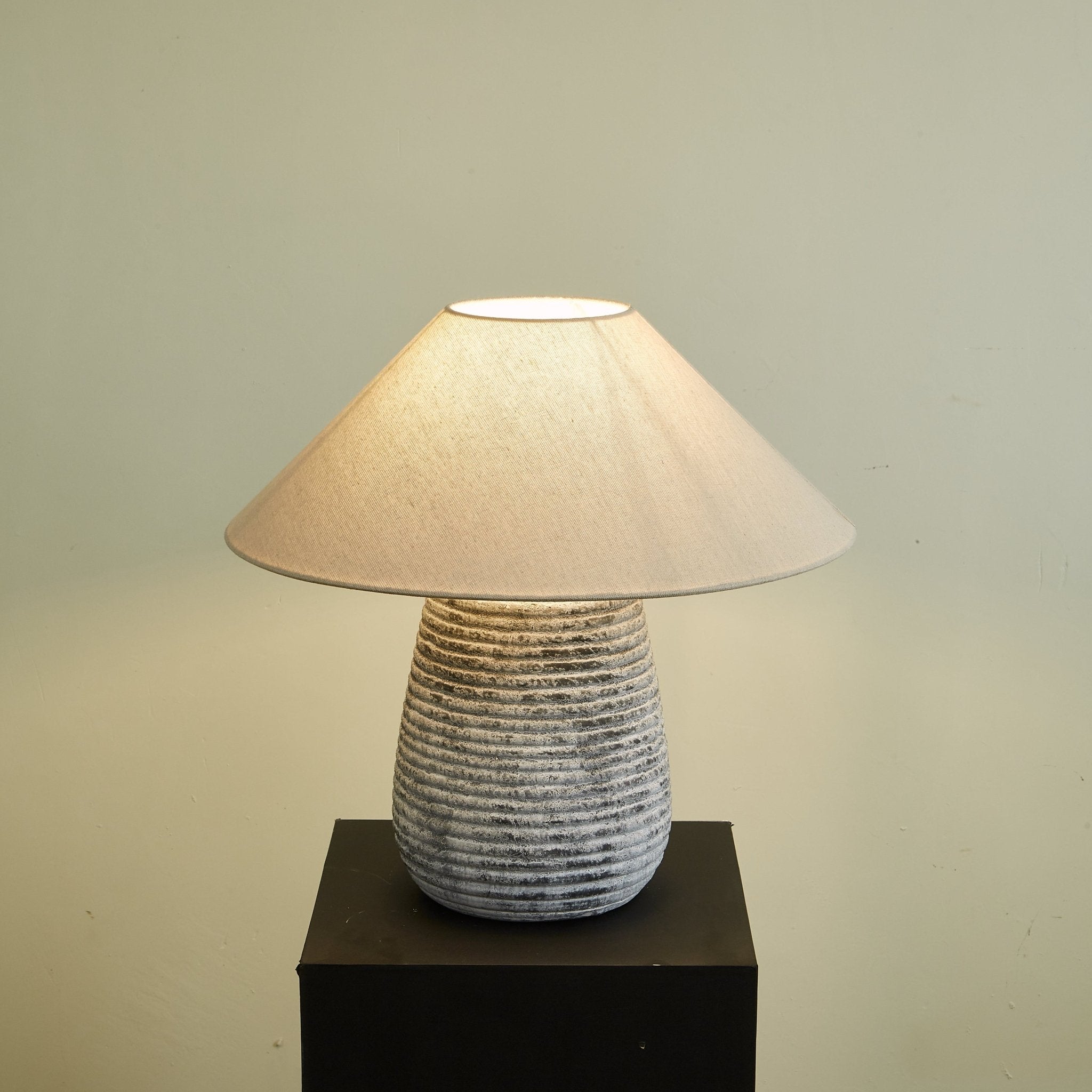 Conzon Ribbed Table Lamp