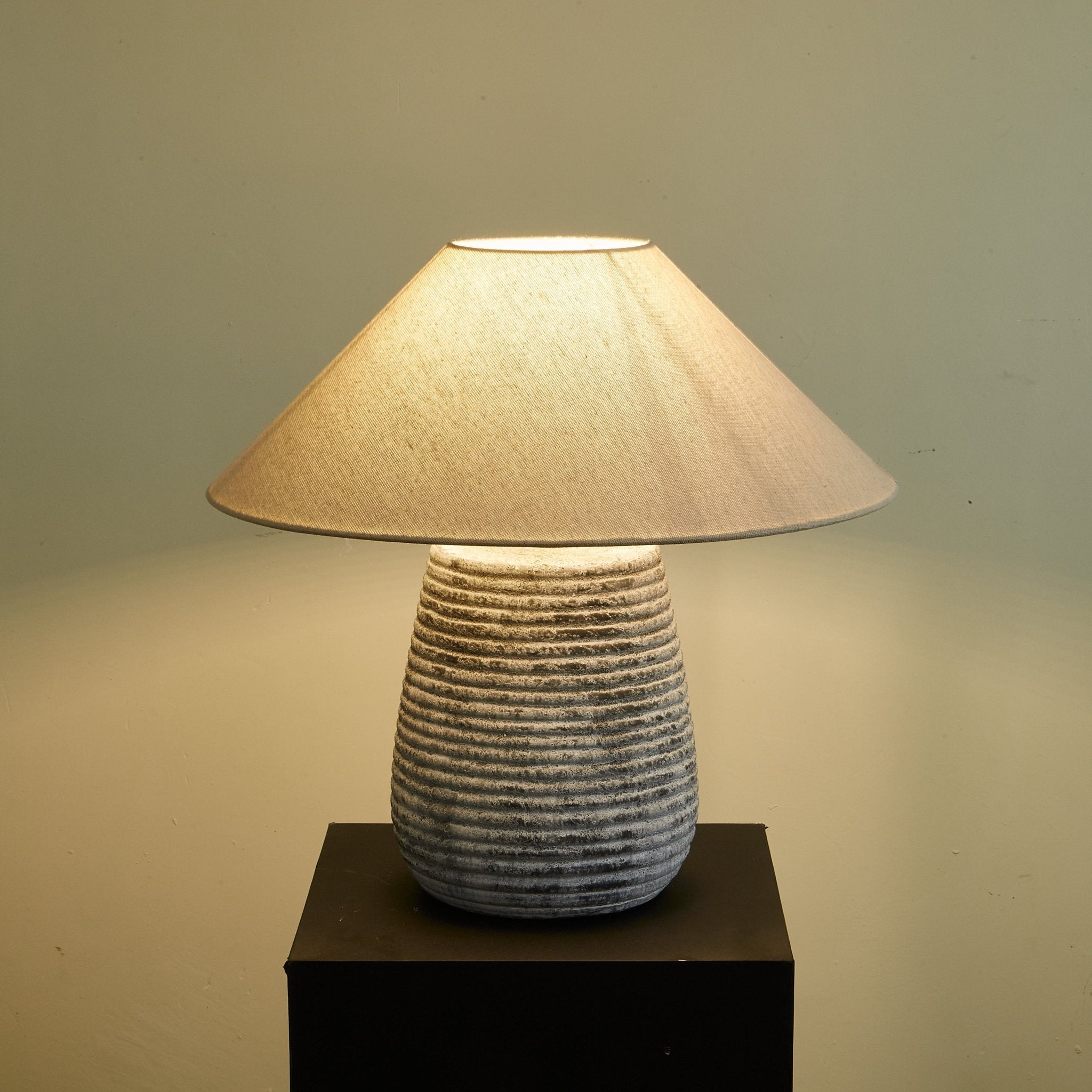 Conzon Ribbed Table Lamp