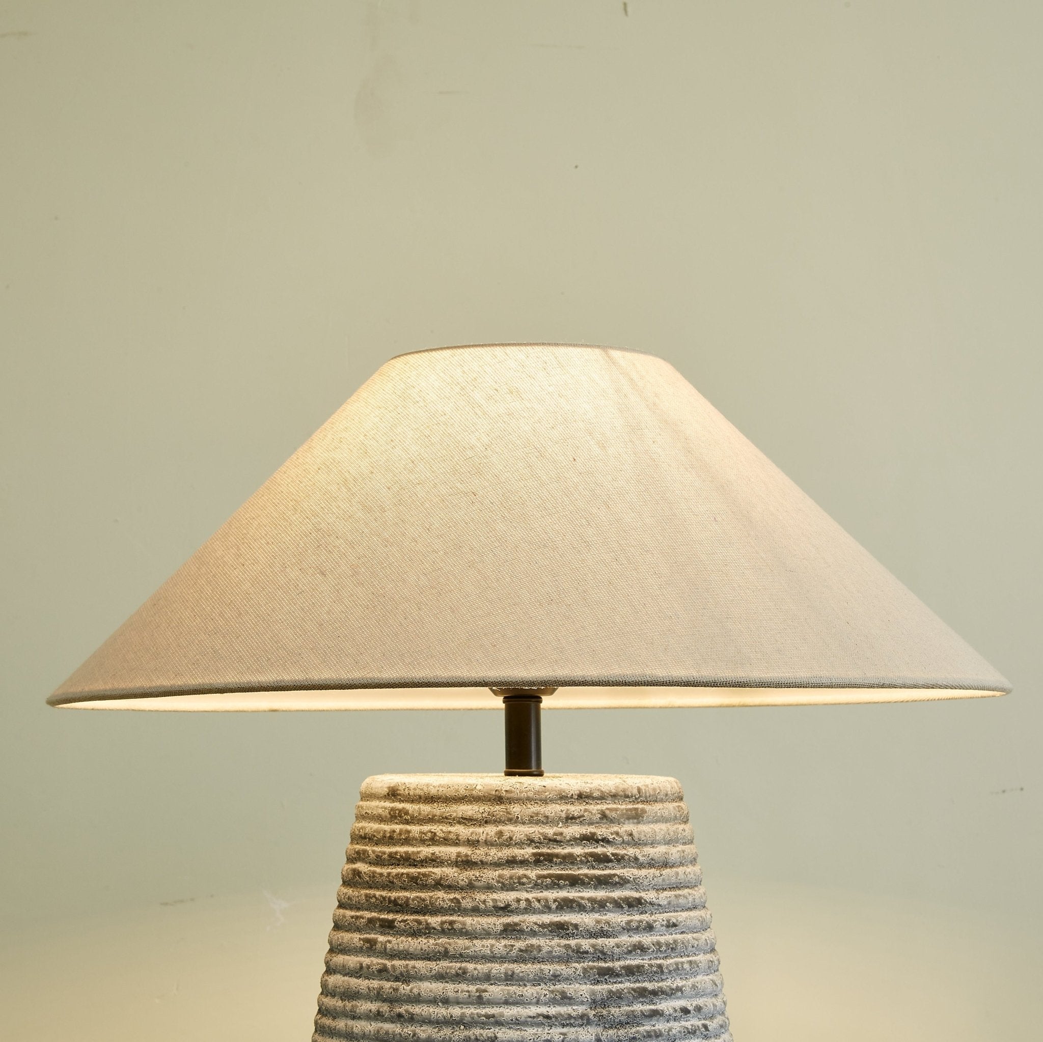 Conzon Ribbed Table Lamp