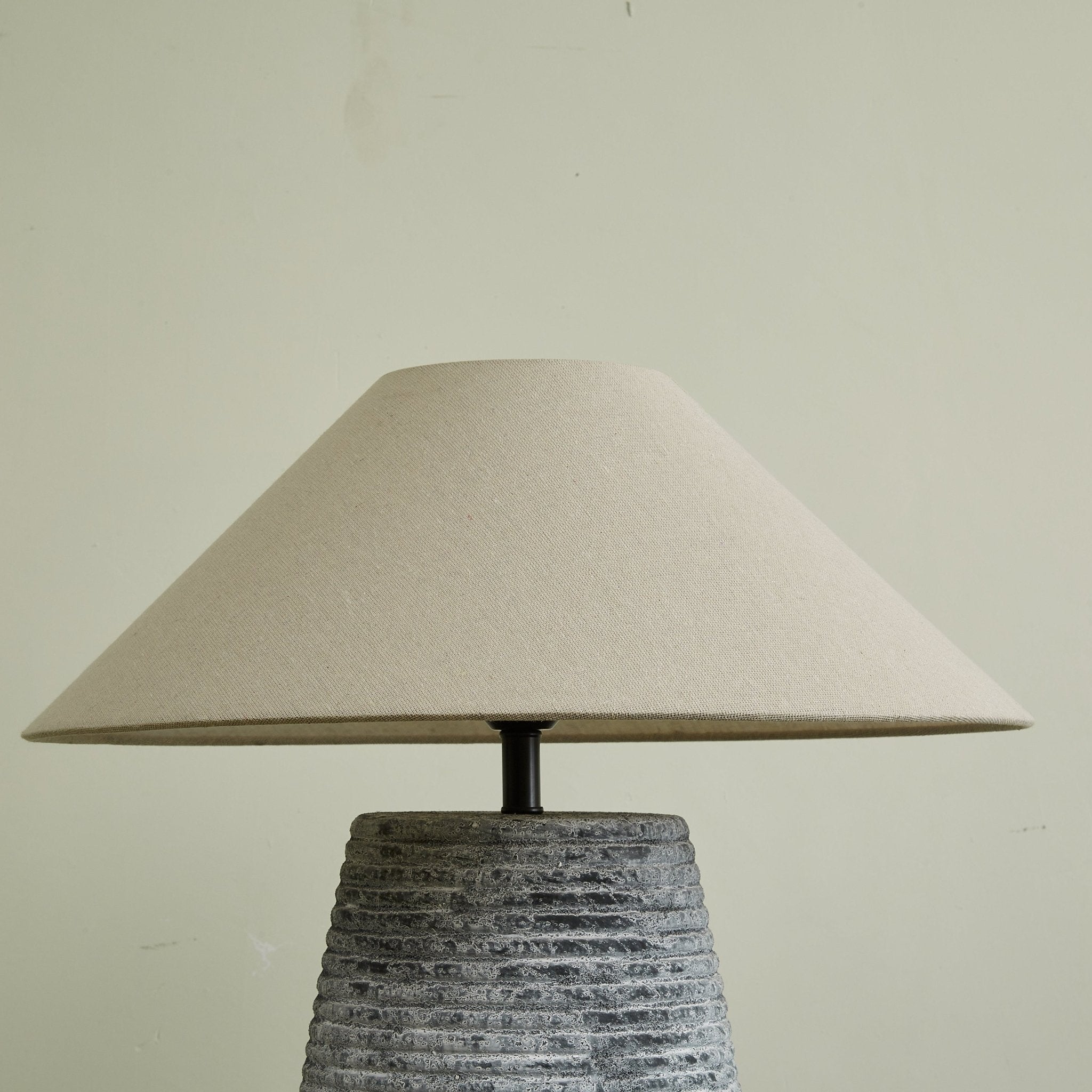 Conzon Ribbed Table Lamp