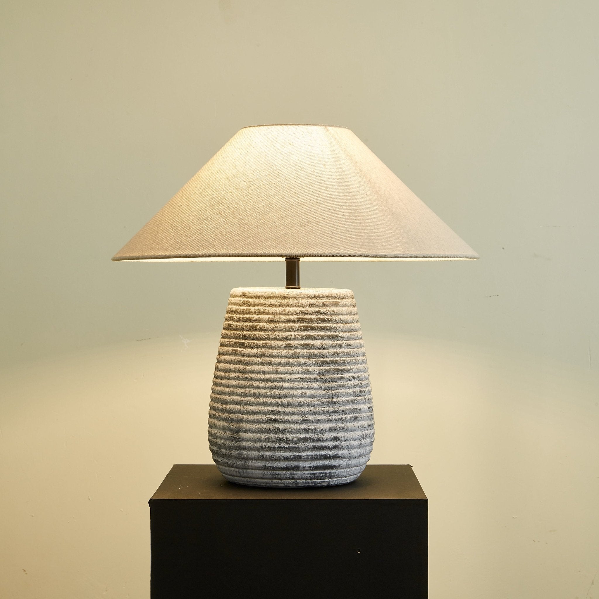 Conzon Ribbed Table Lamp