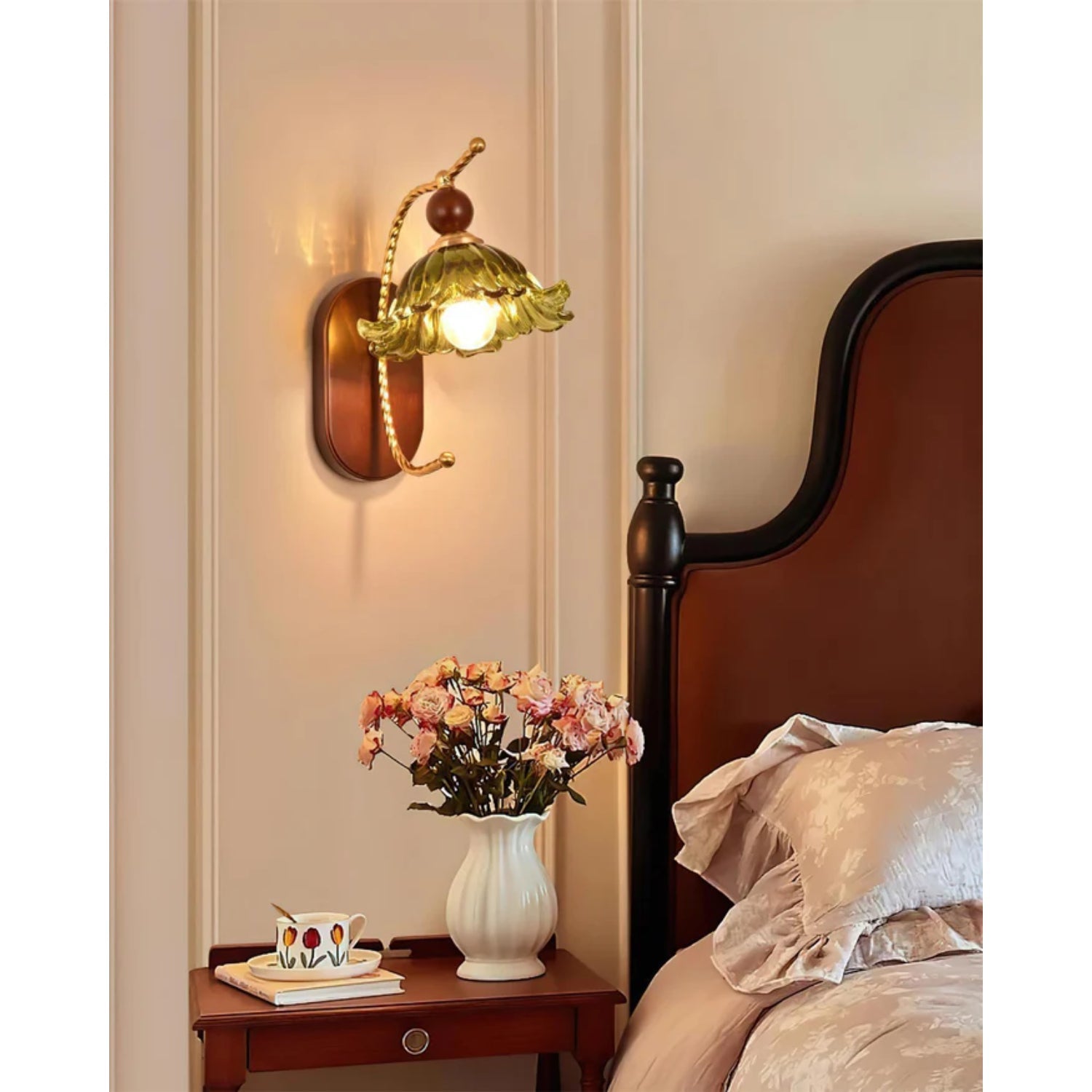 Vluro Arc Wall Light