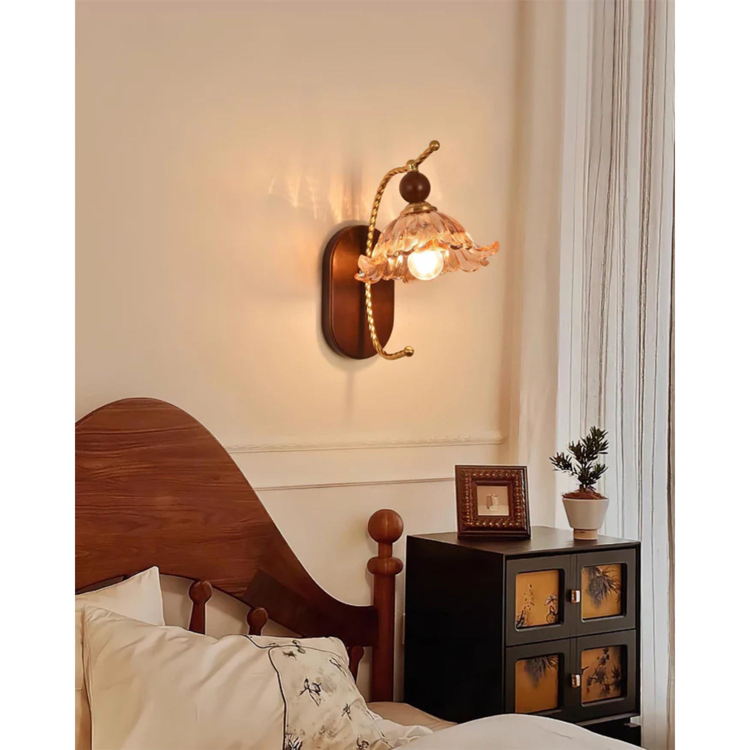 Vluro Arc Wall Light