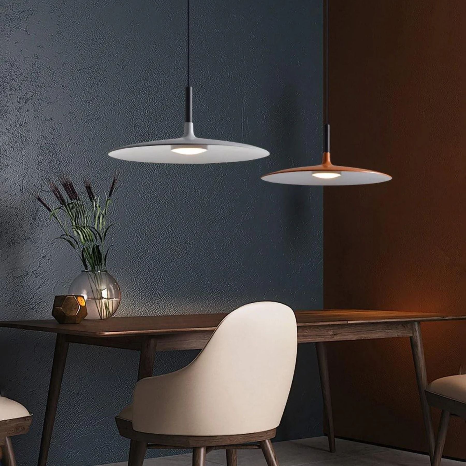 Alomb Metal Pendant Light