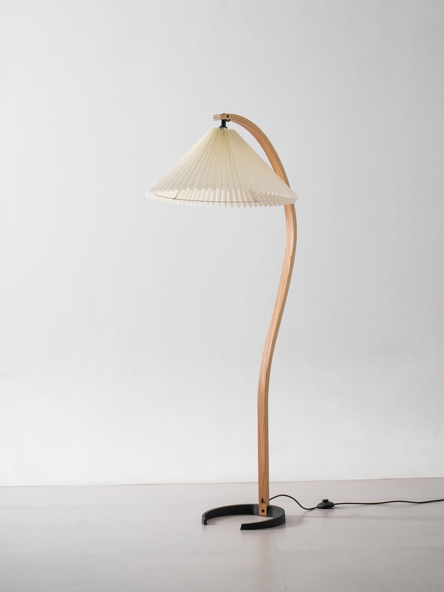 Zormont Floor Lamp