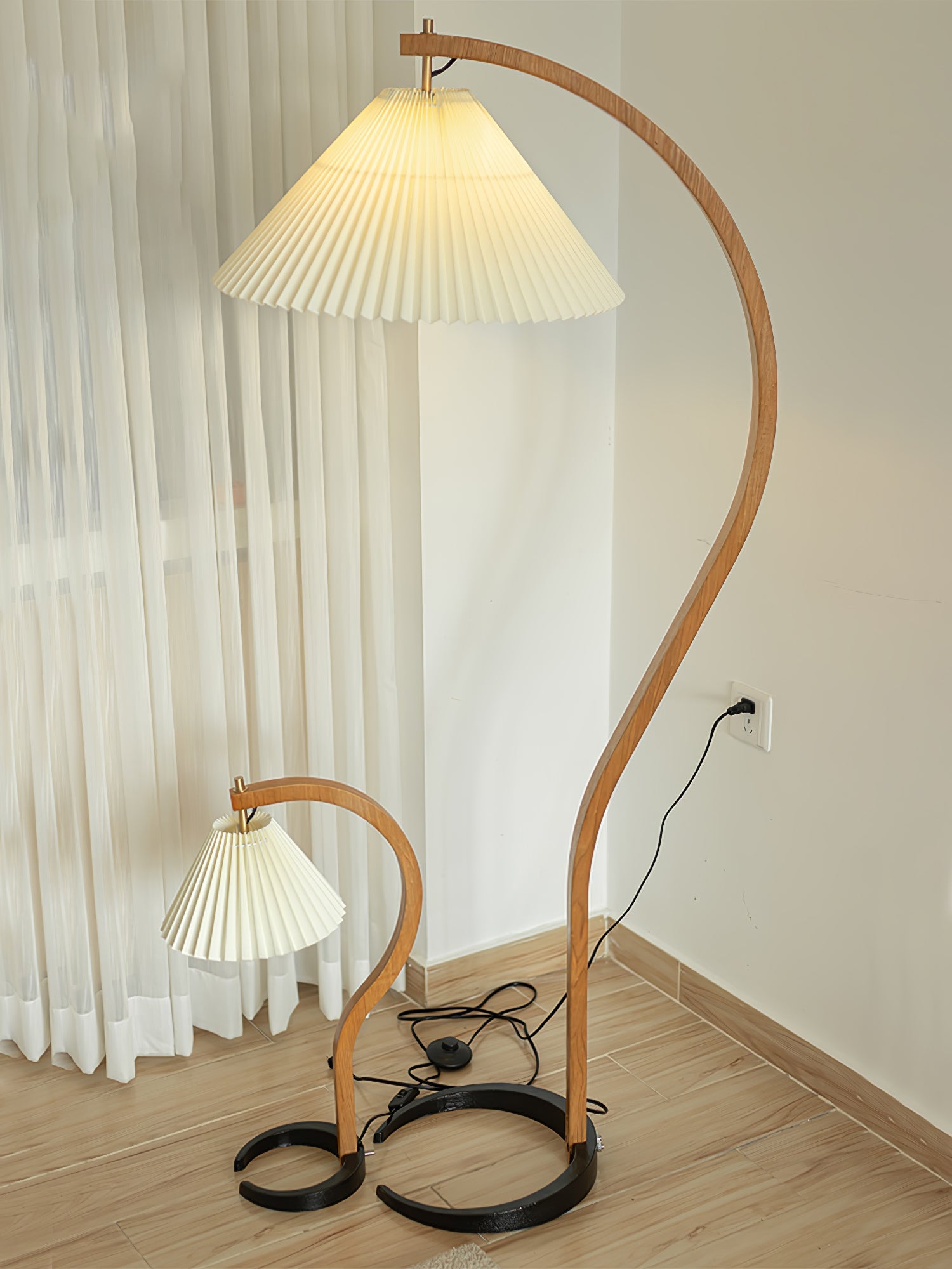 Zormont Floor Lamp
