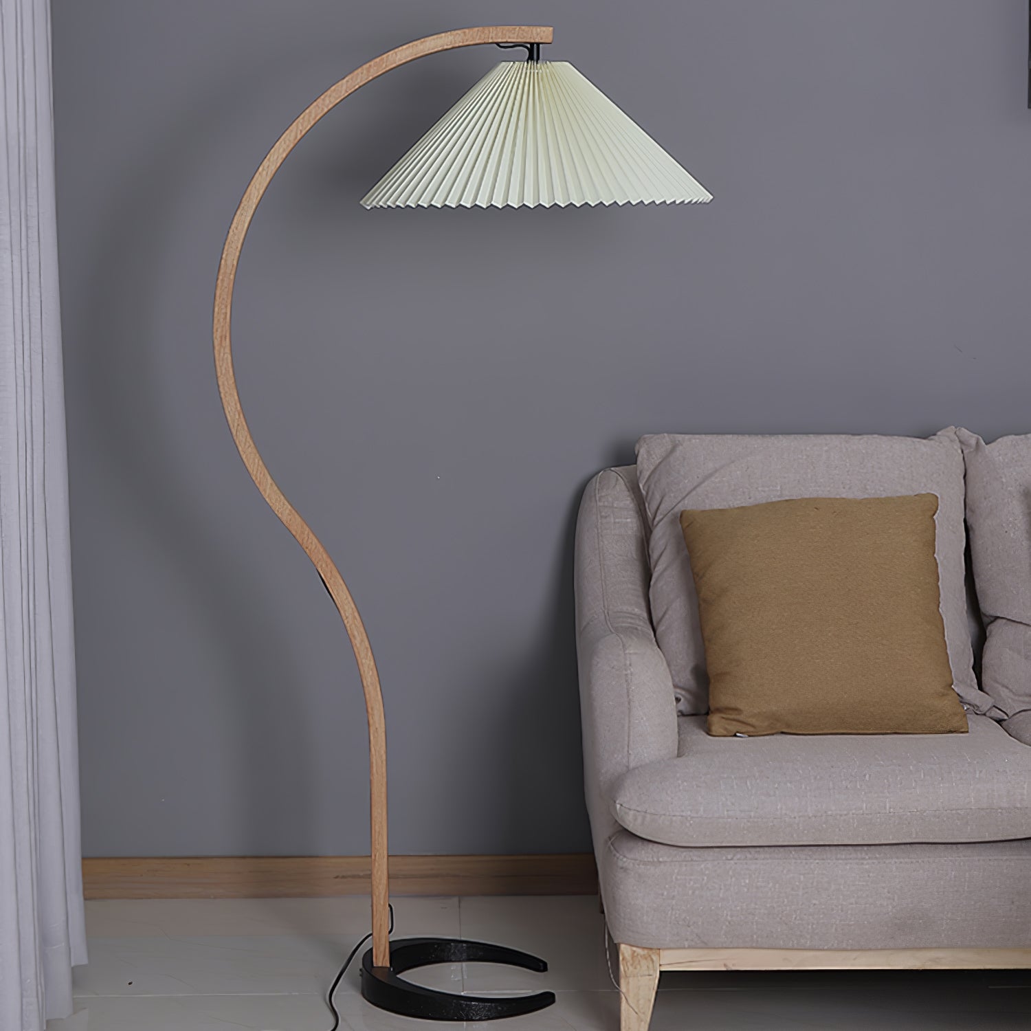 Zormont Floor Lamp