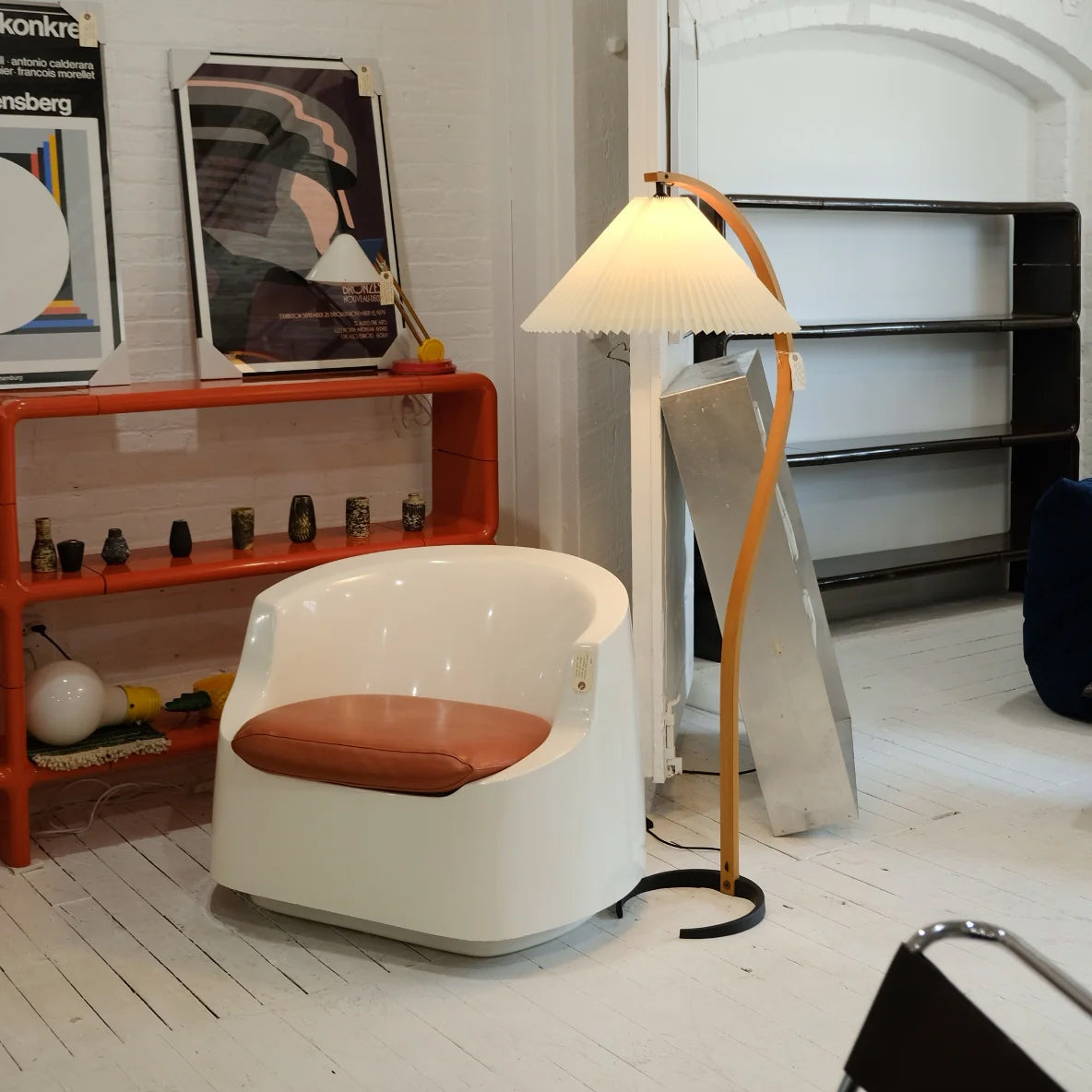 Zormont Floor Lamp
