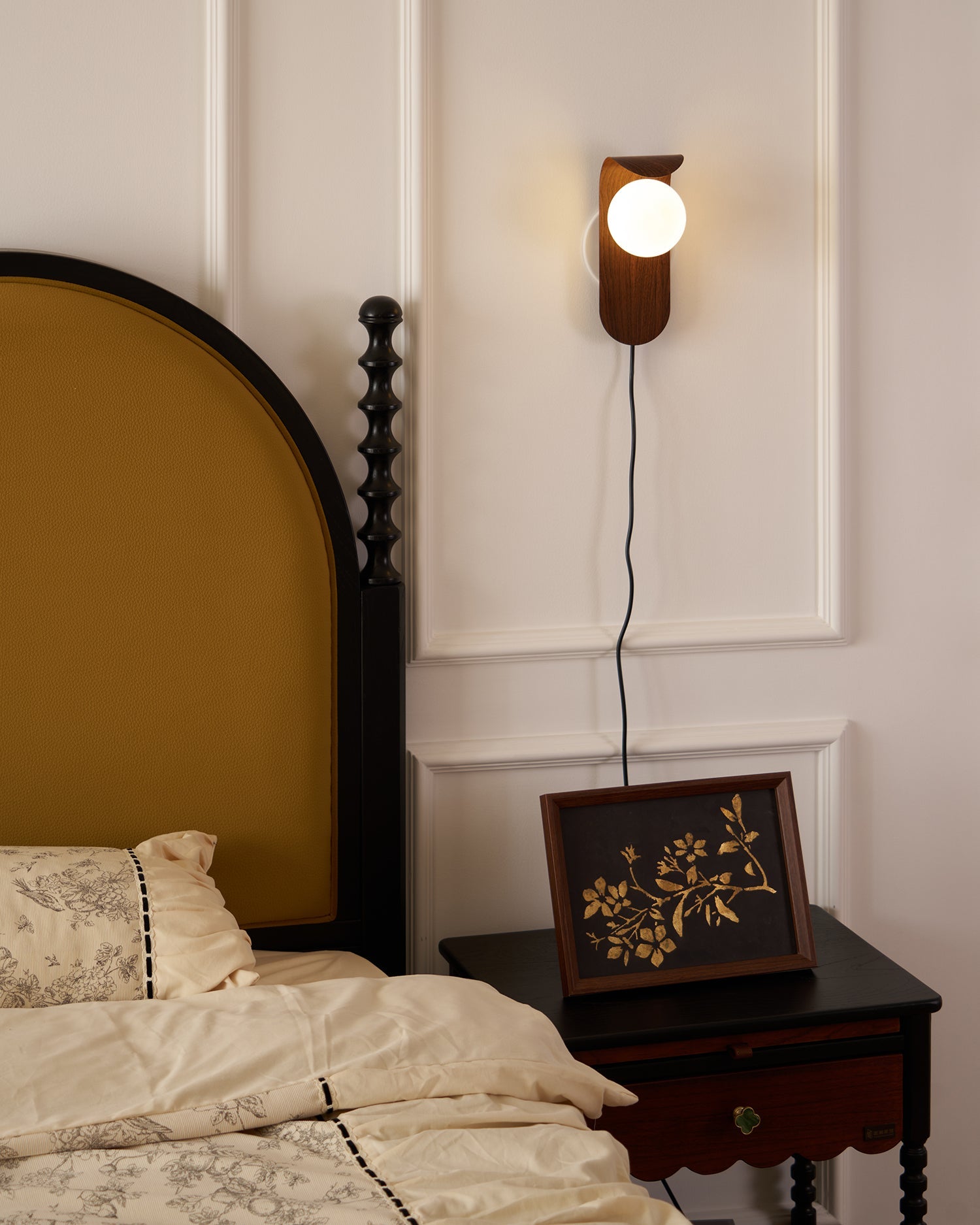 Tavwick Wall Light